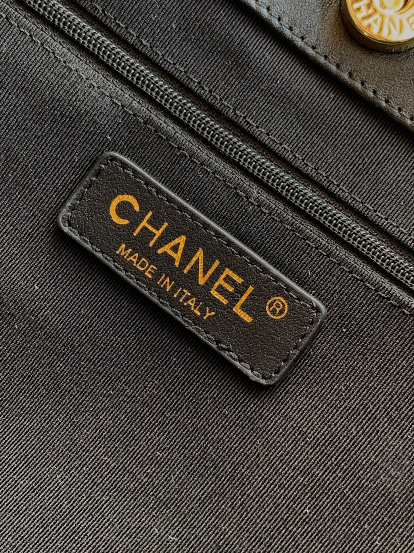 Chanel Basic Bag Black M-l-s