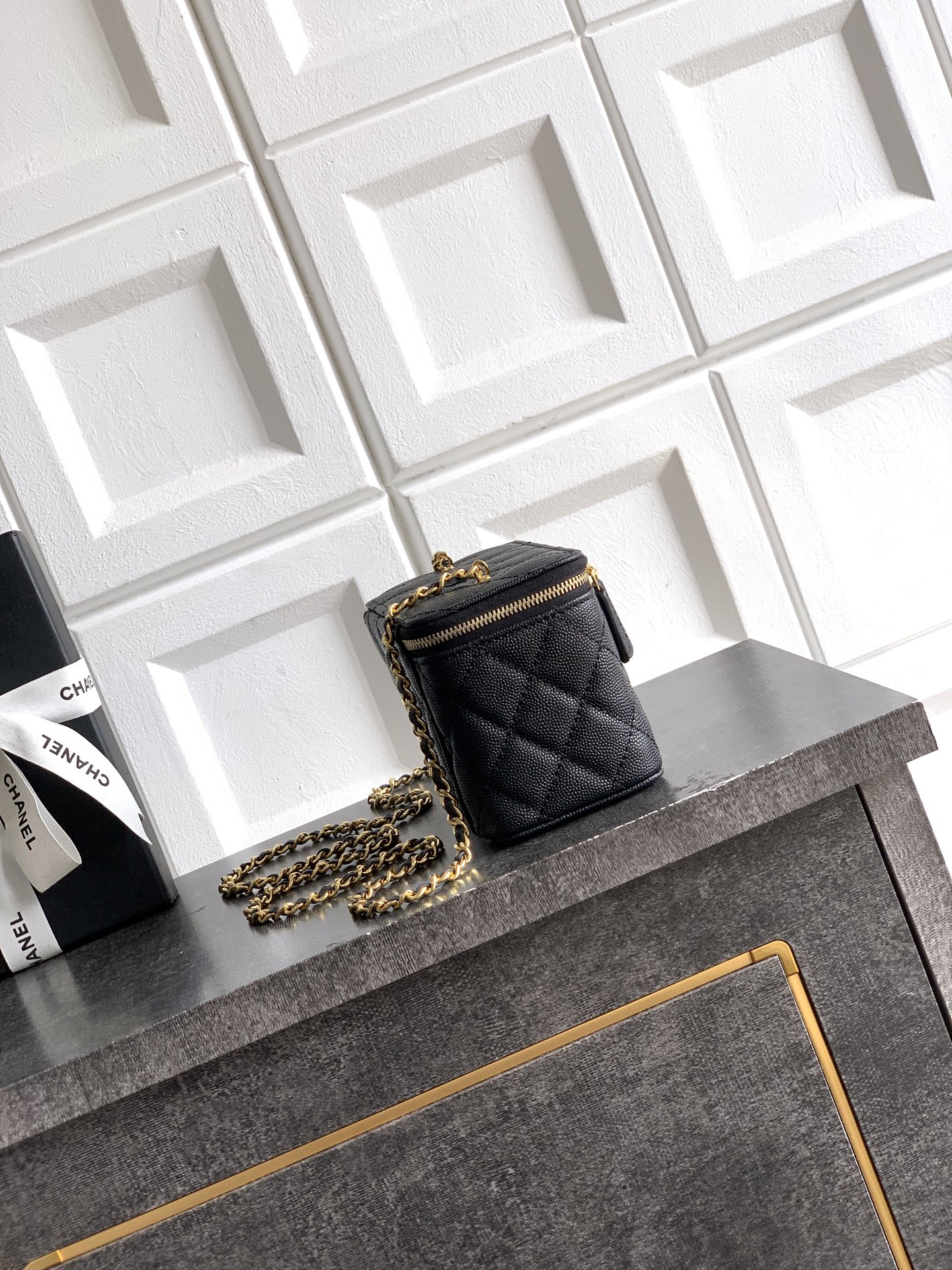 Chanel Basic Bag Black M-l