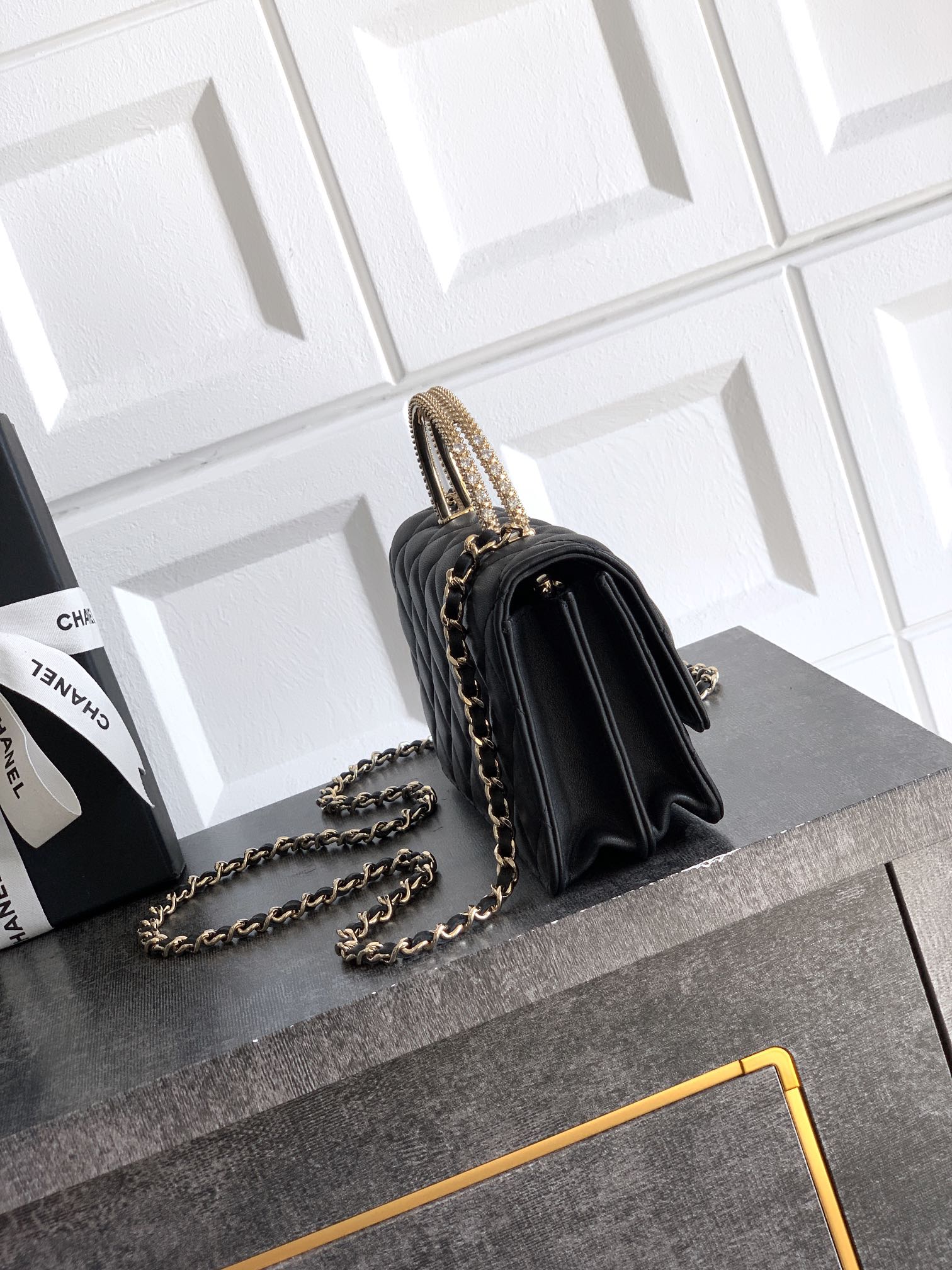 Chanel Basic Bag Black M-l