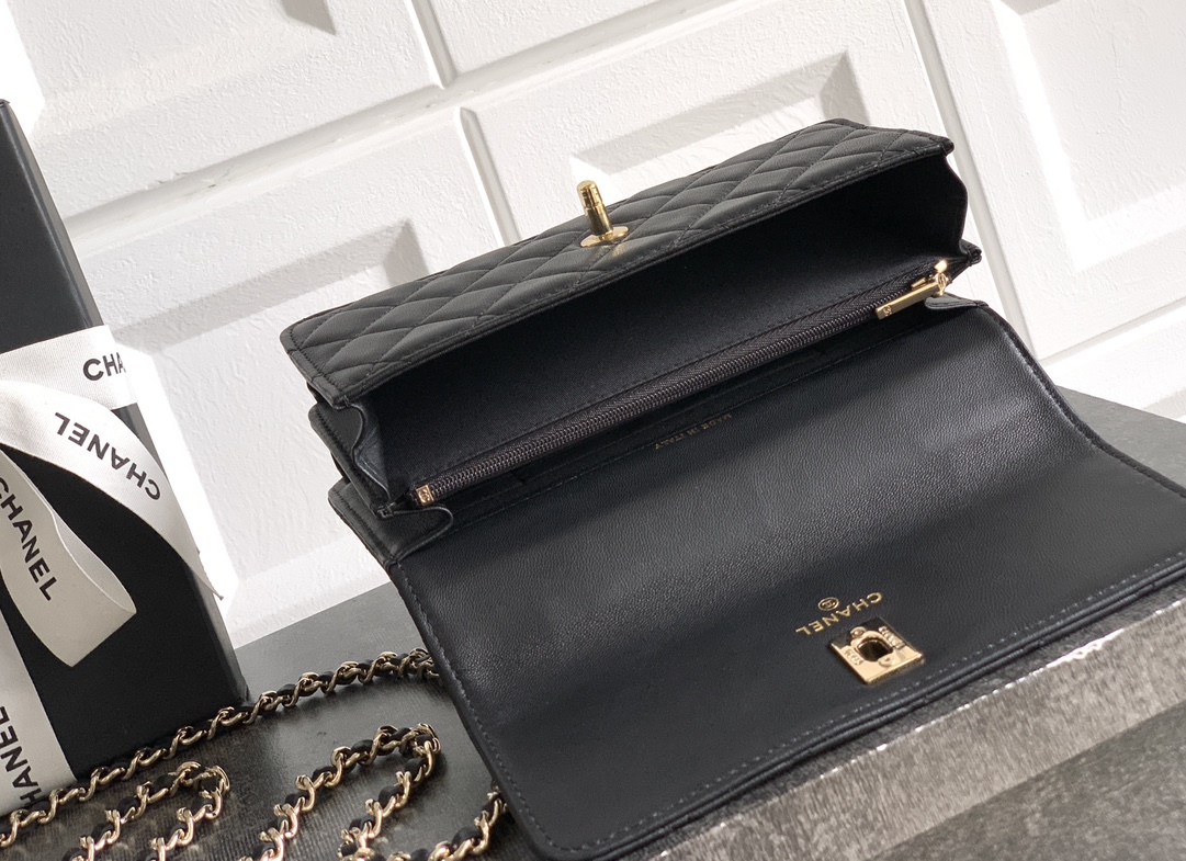 Chanel Basic Bag Black M-l