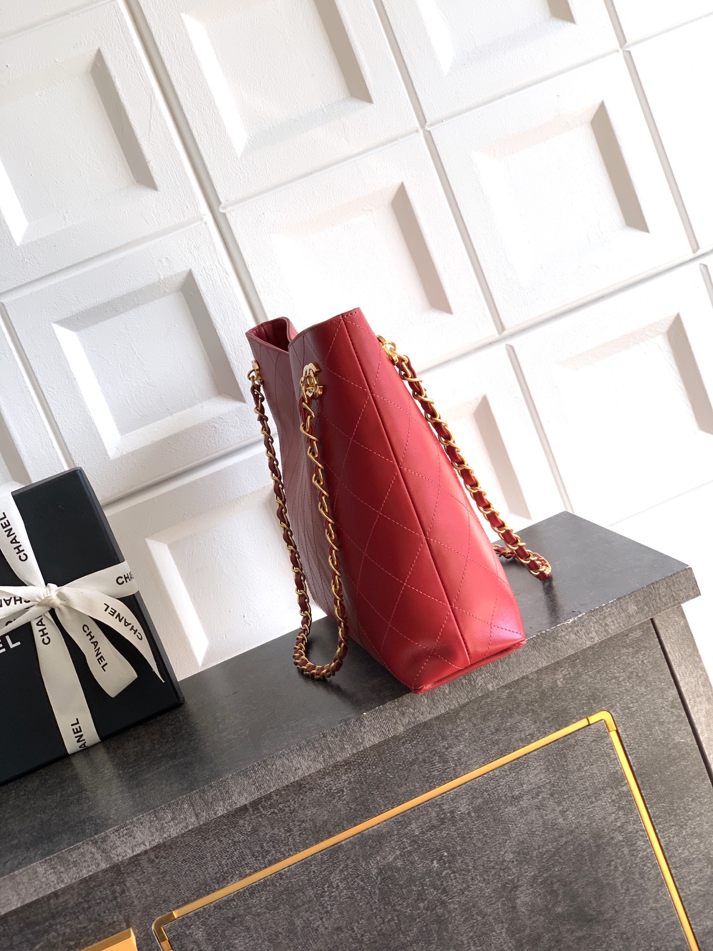 Chanel Basic Bag Red M-l-s