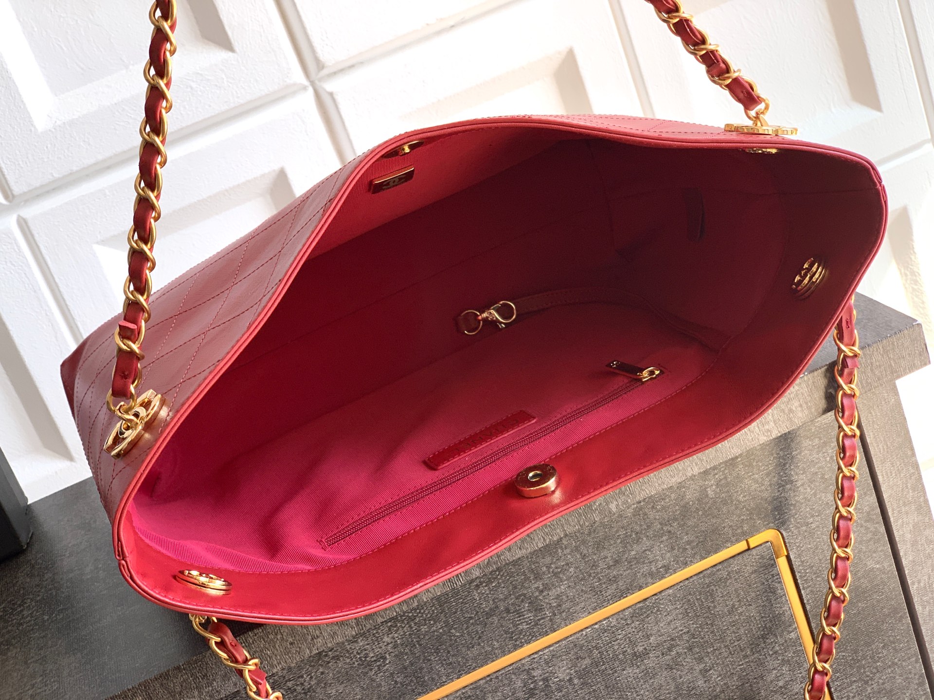 Chanel Basic Bag Red M-l-s