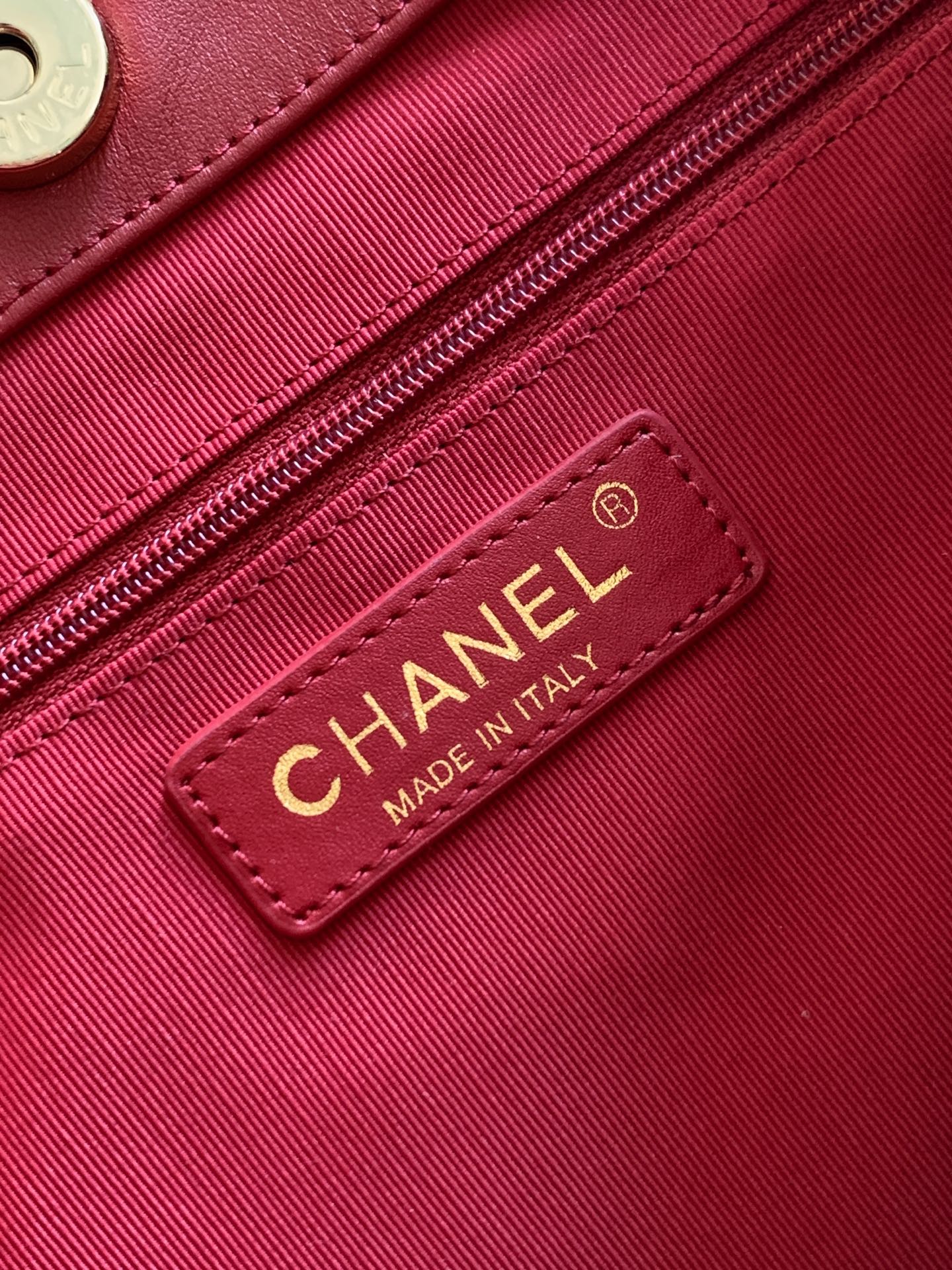 Chanel Basic Bag Red M-l-s