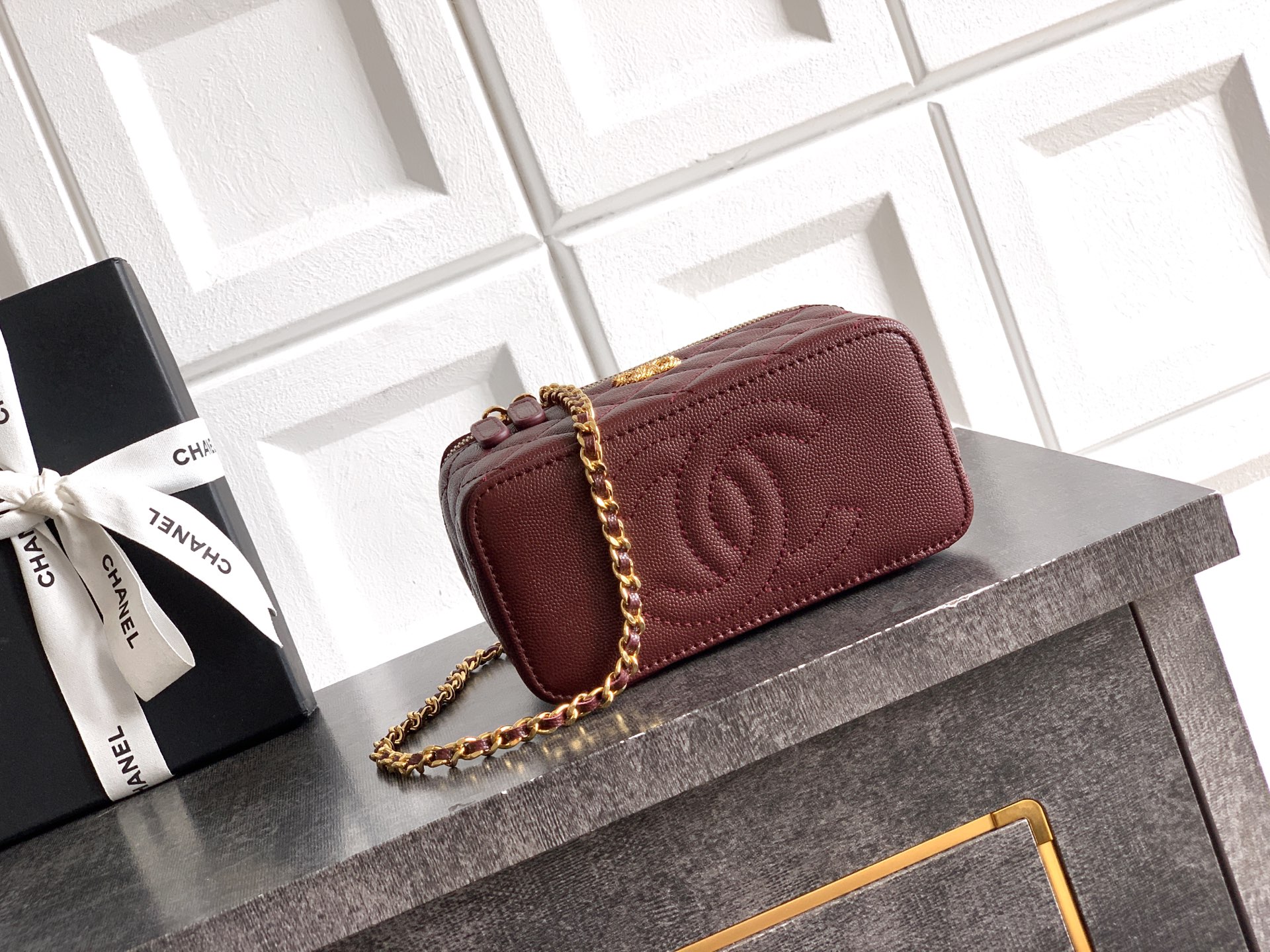 Chanel Basic Bag Red M-l
