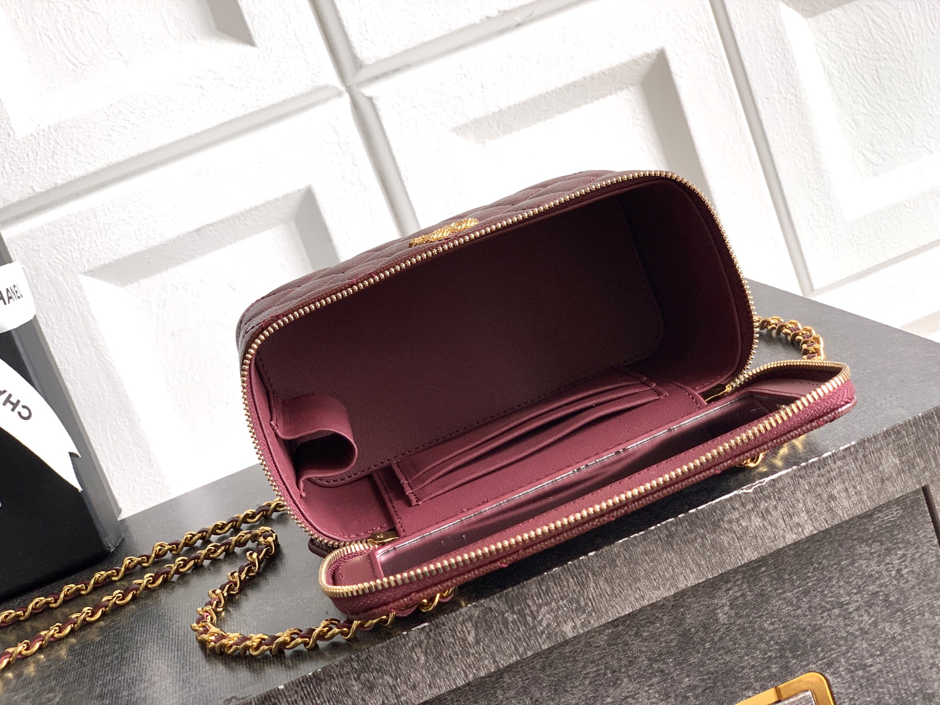 Chanel Basic Bag Red M-l