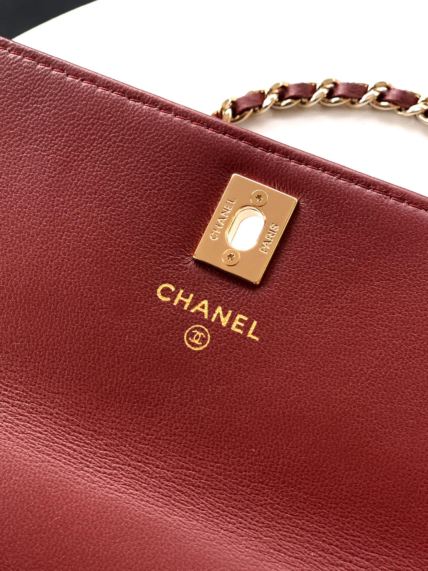 Chanel Basic Bag Red M-l