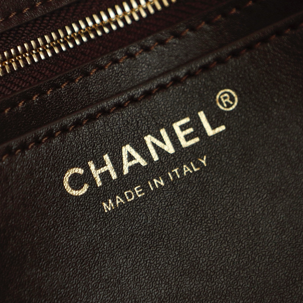 Chanel Basic Bag Gold M-l-s