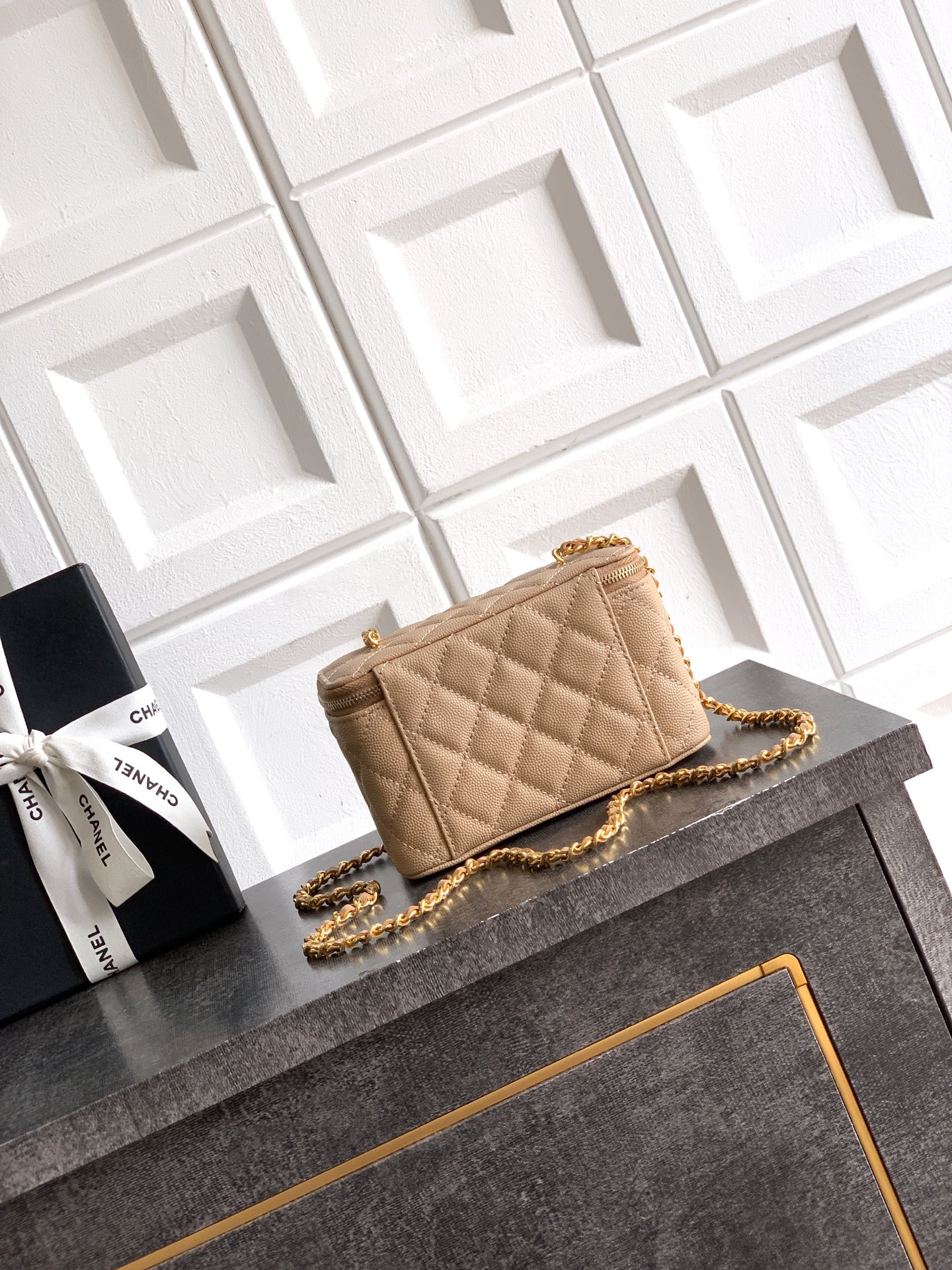 Chanel Basic Bag M-l