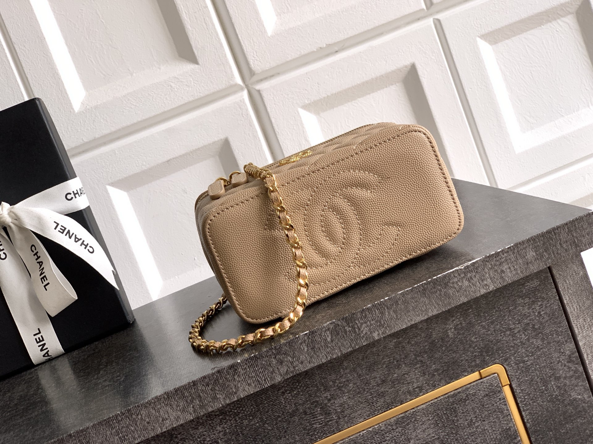 Chanel Basic Bag M-l