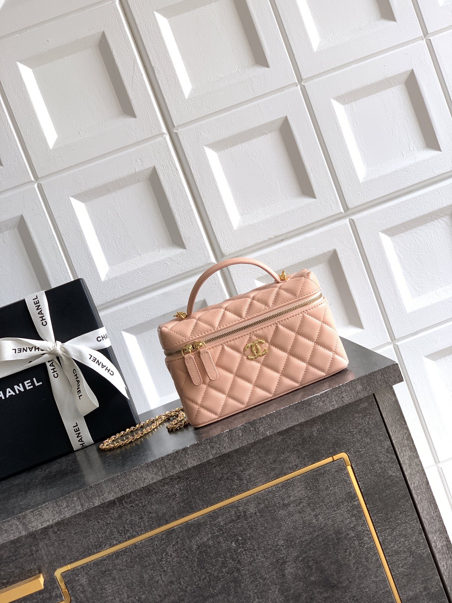 Chanel Basic Bag Black M-l