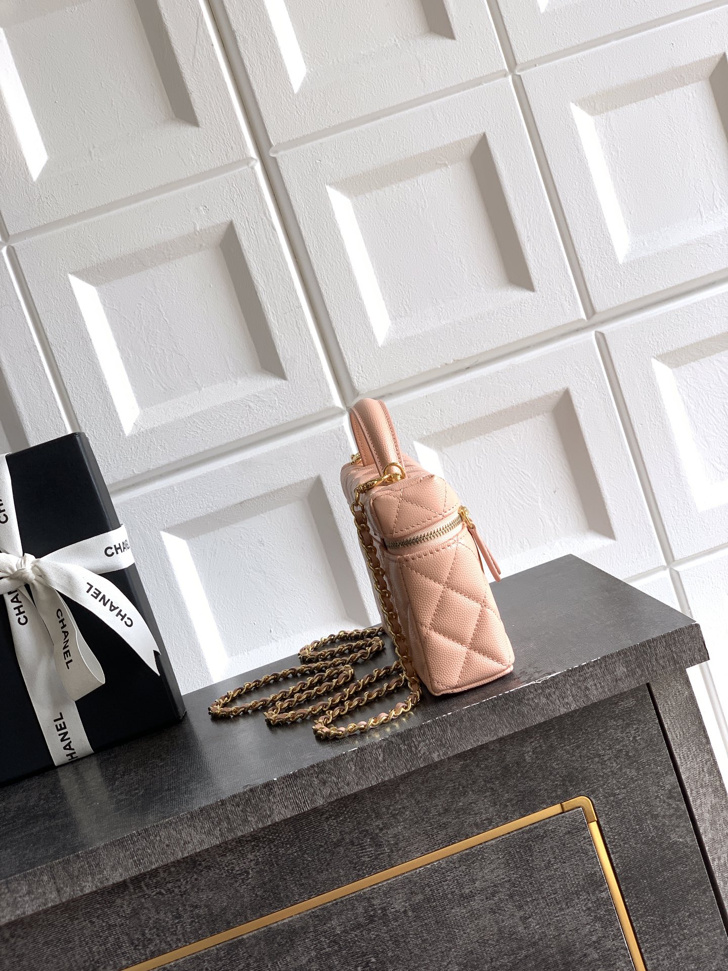 Chanel Basic Bag Black M-l