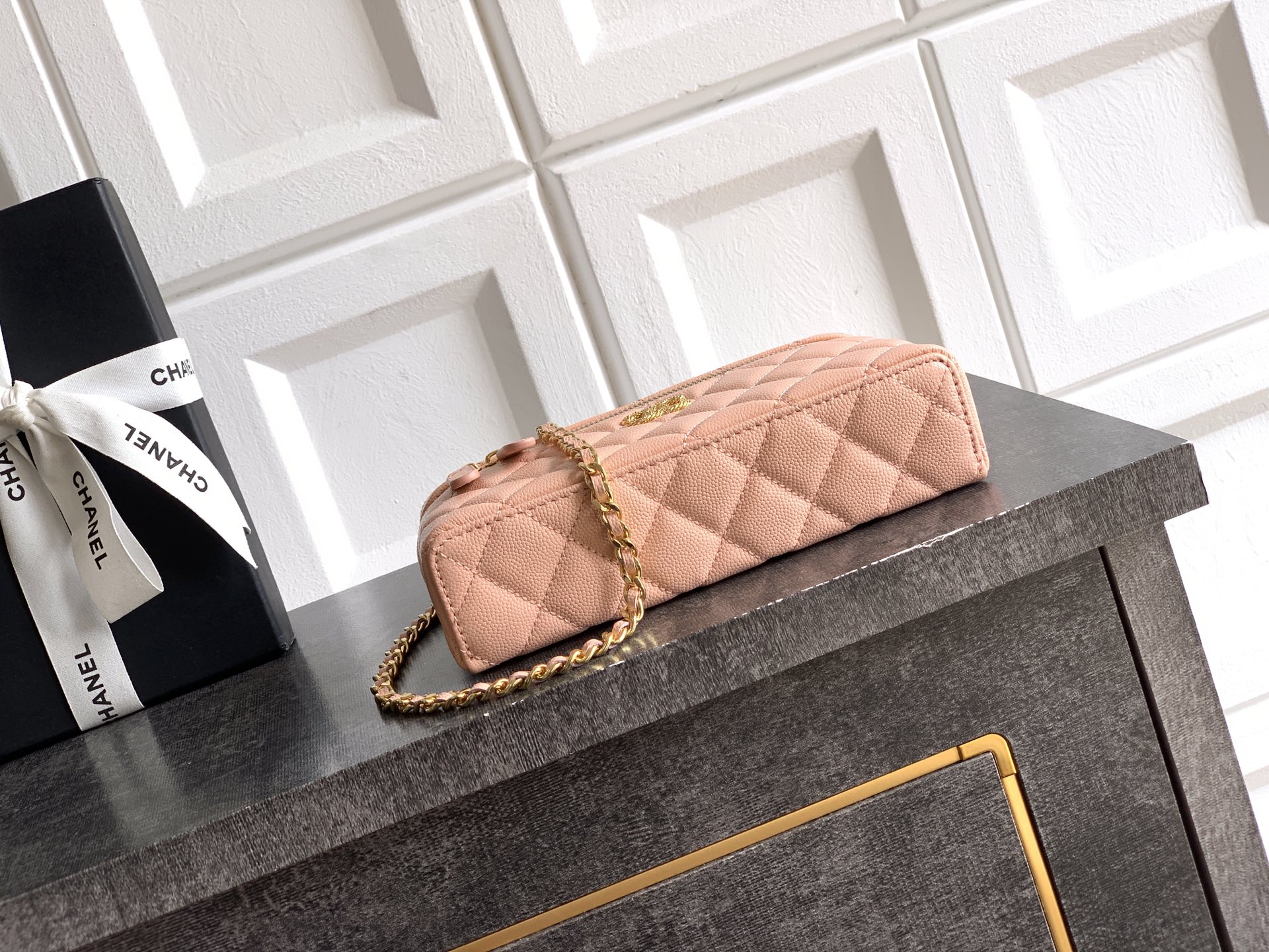 Chanel Basic Bag Black M-l