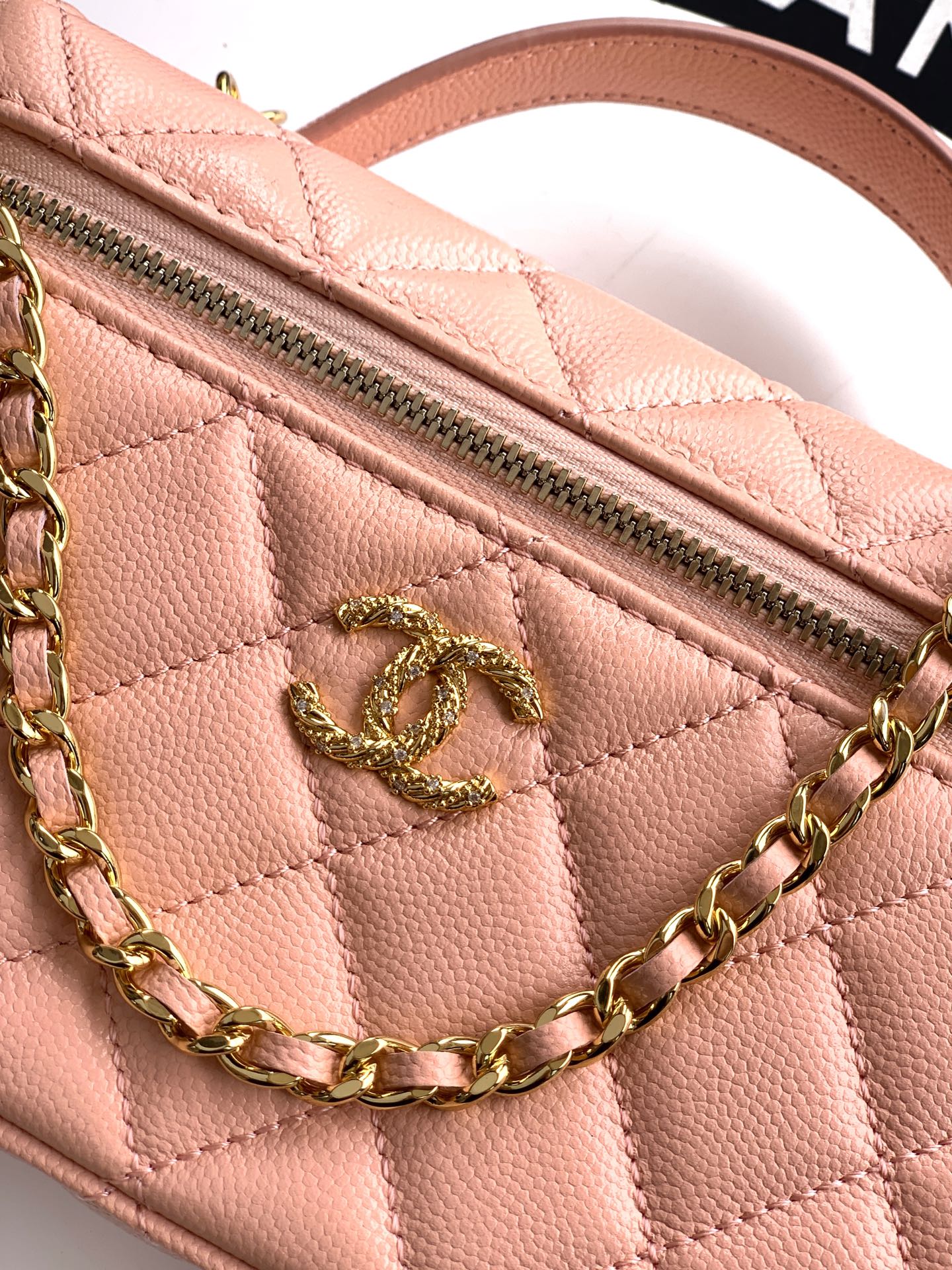 Chanel Basic Bag Black M-l