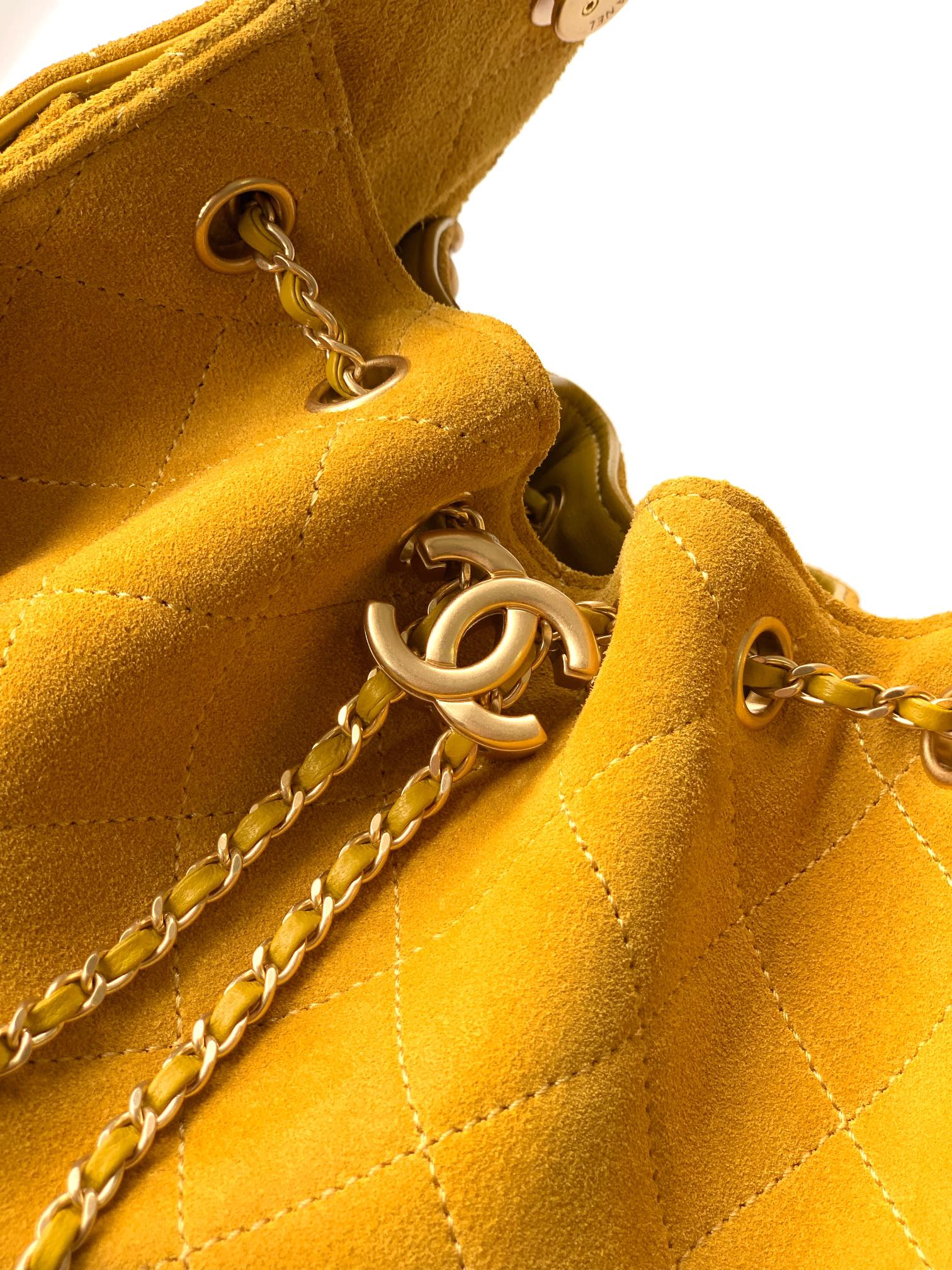 Chanel Basic Bag Gold M-l