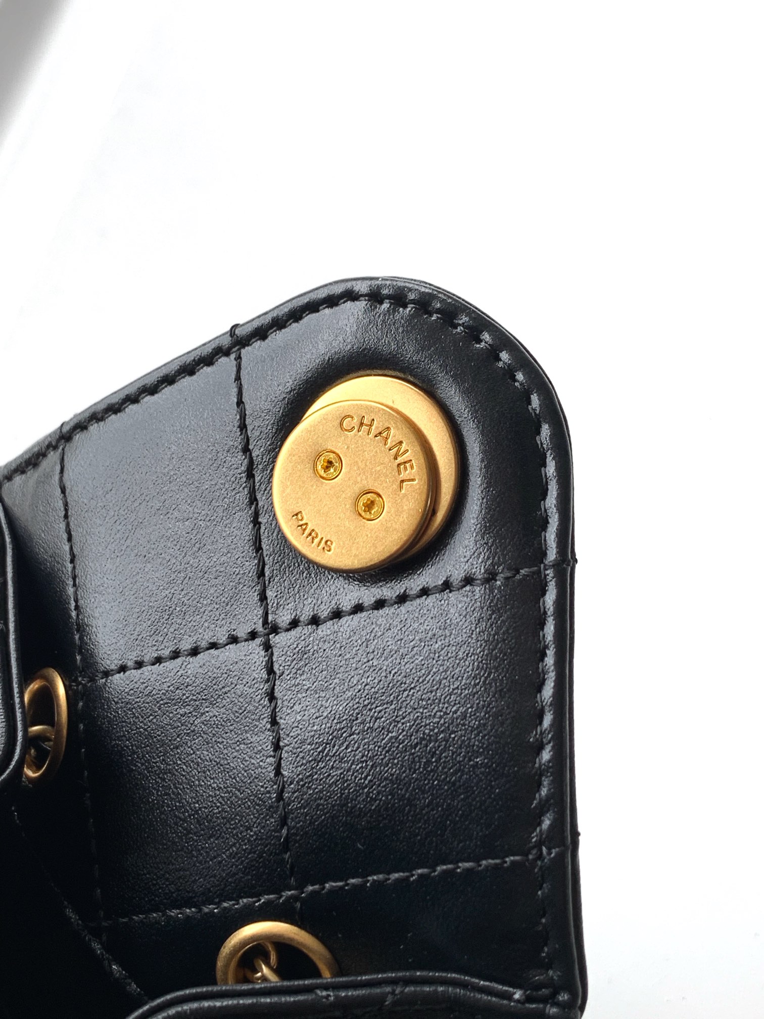 Chanel Basic Bag Gold M-l