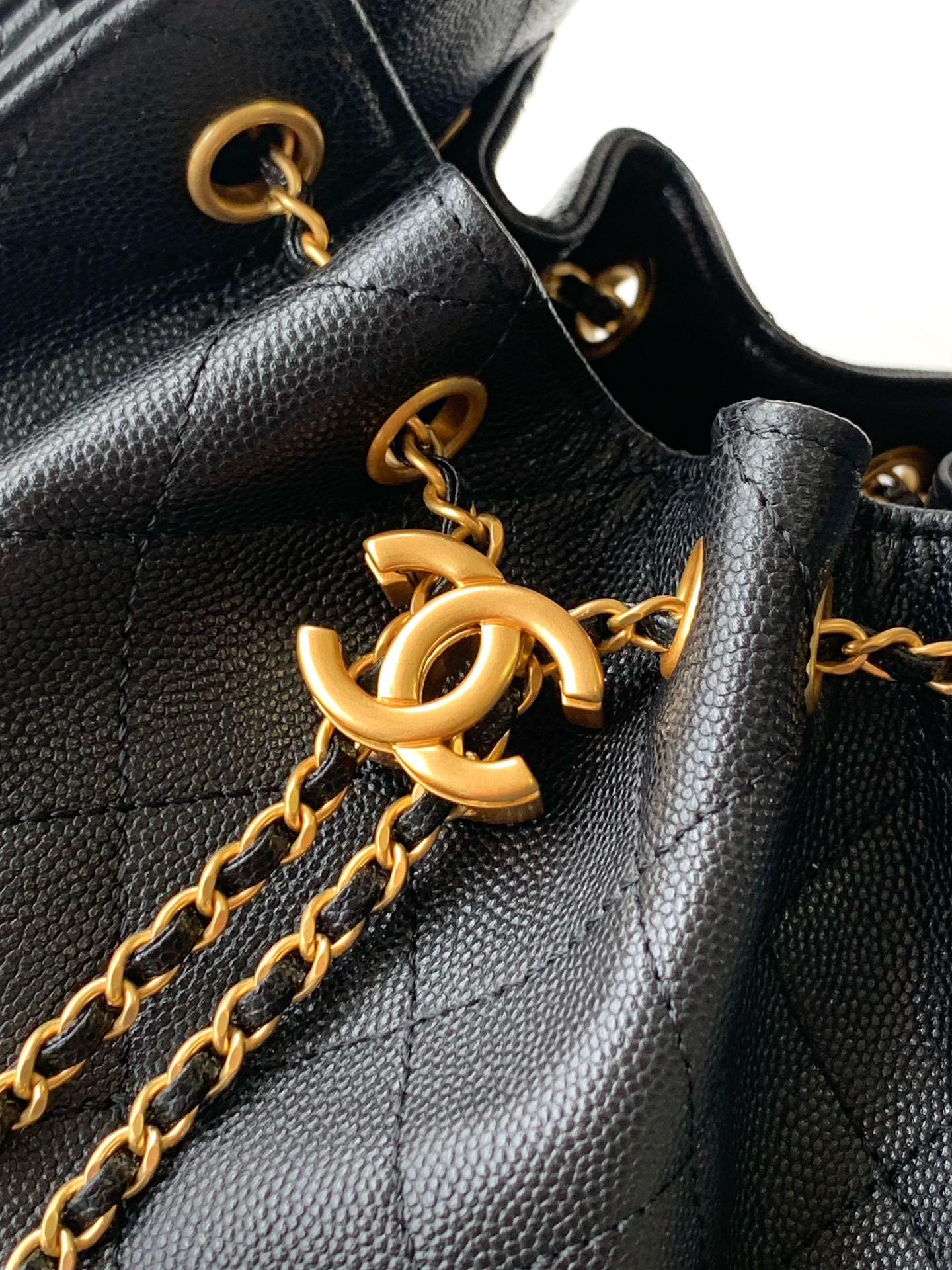 Chanel Basic Bag Gold M-l