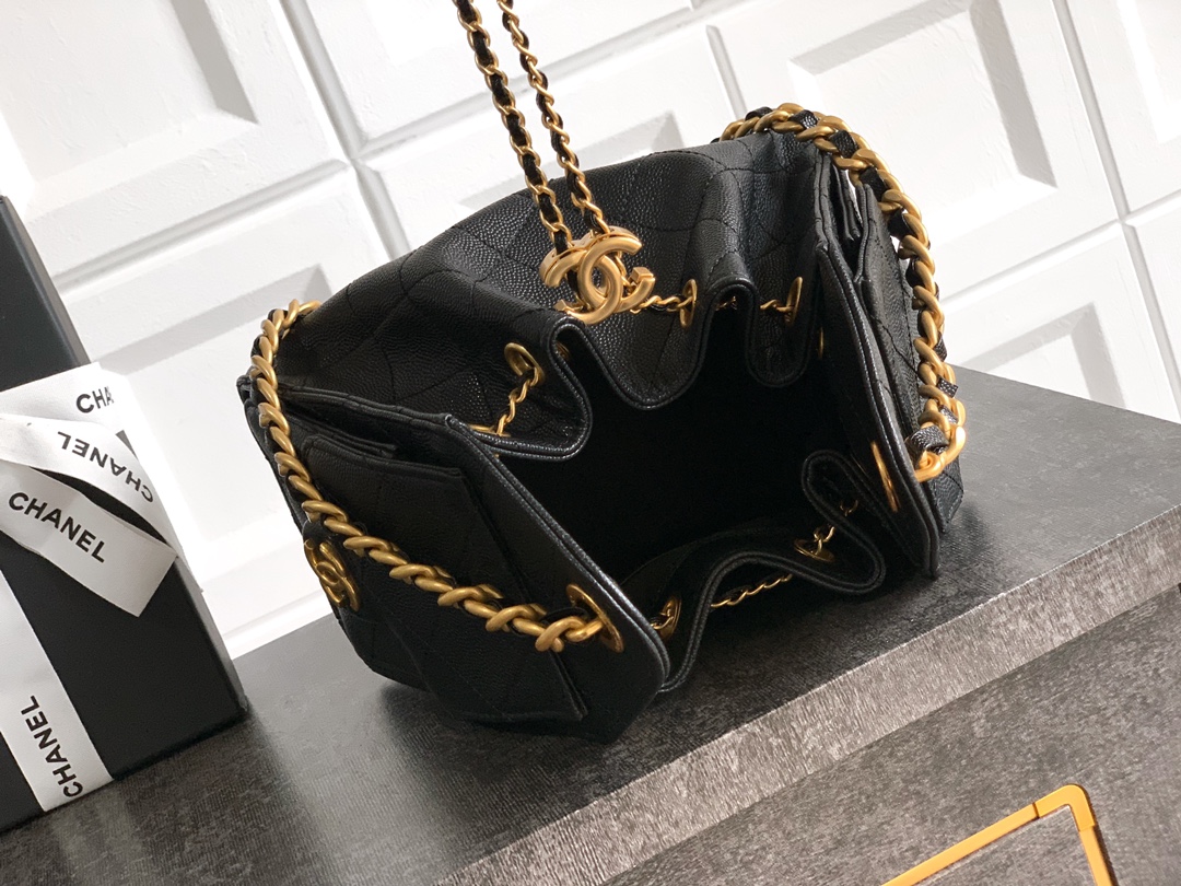 Chanel Basic Bag Gold M-l