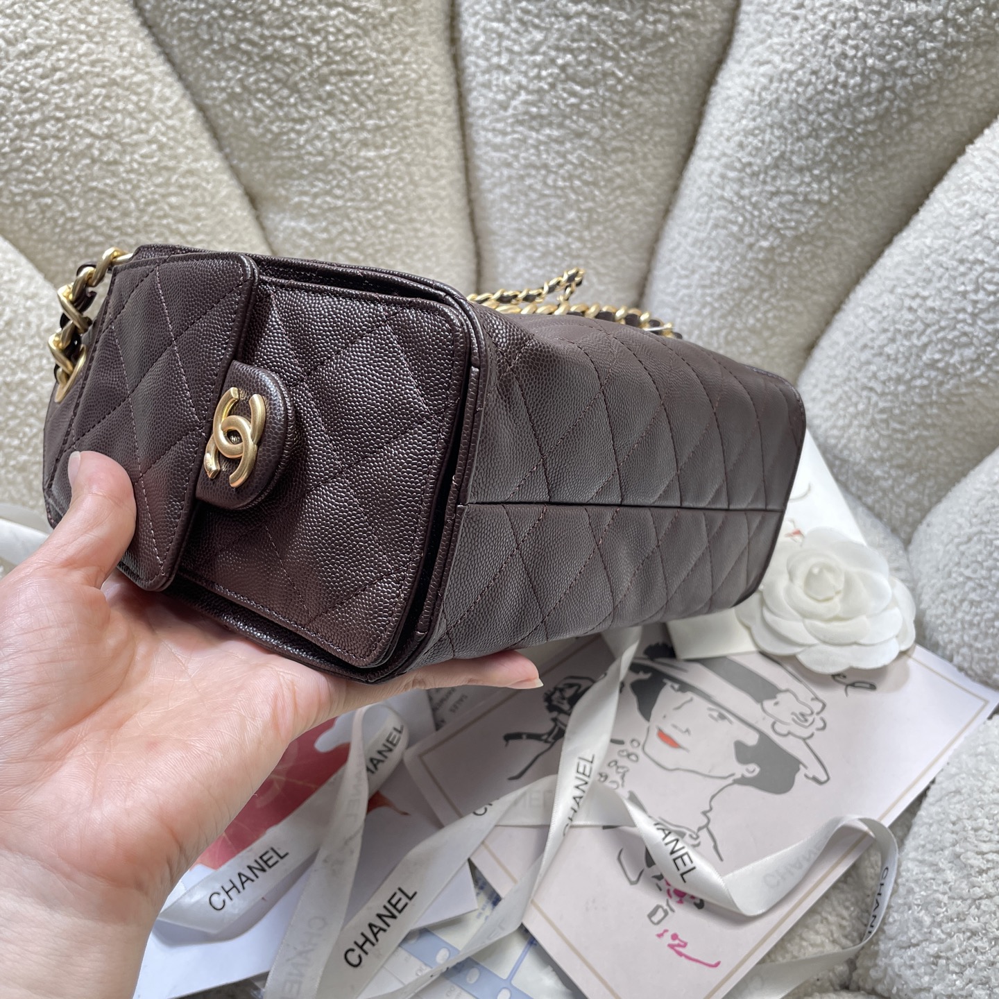Chanel Basic Bag Gold M-l