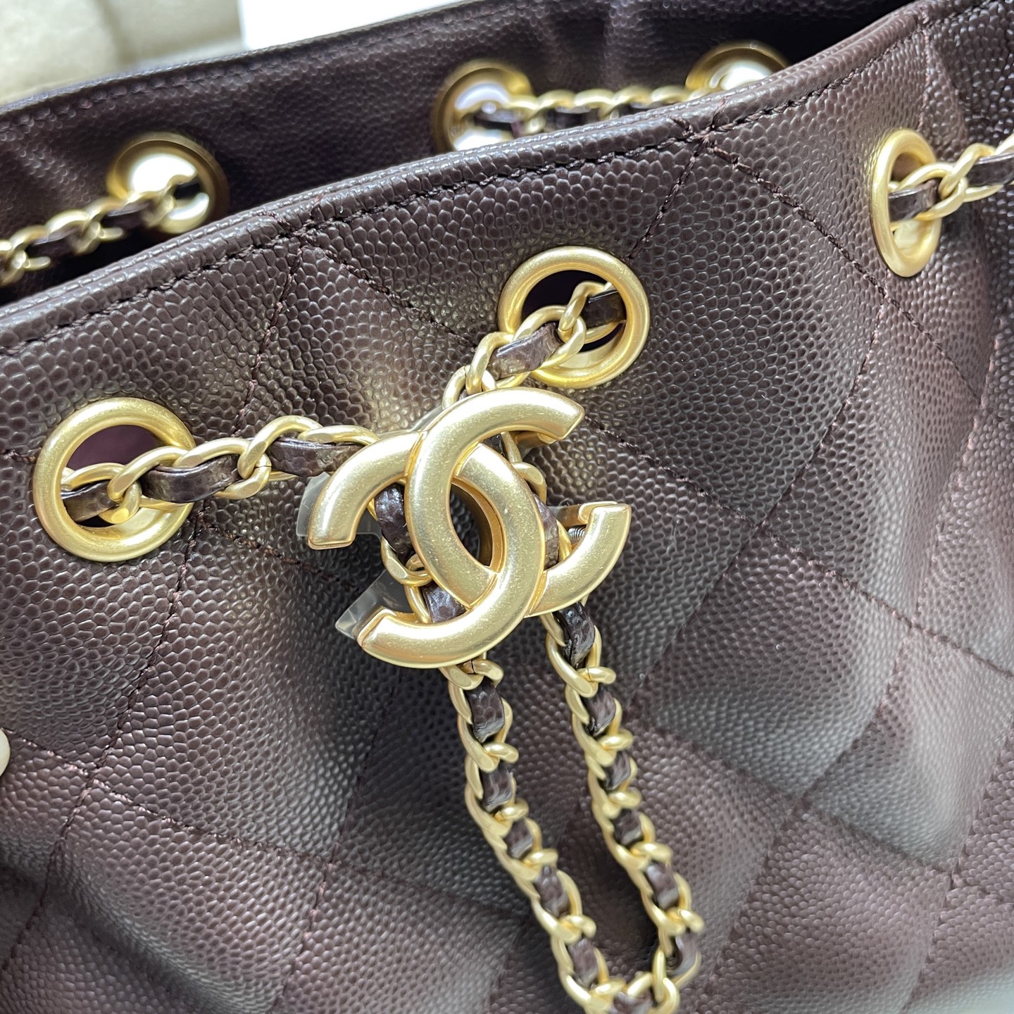 Chanel Basic Bag Gold M-l