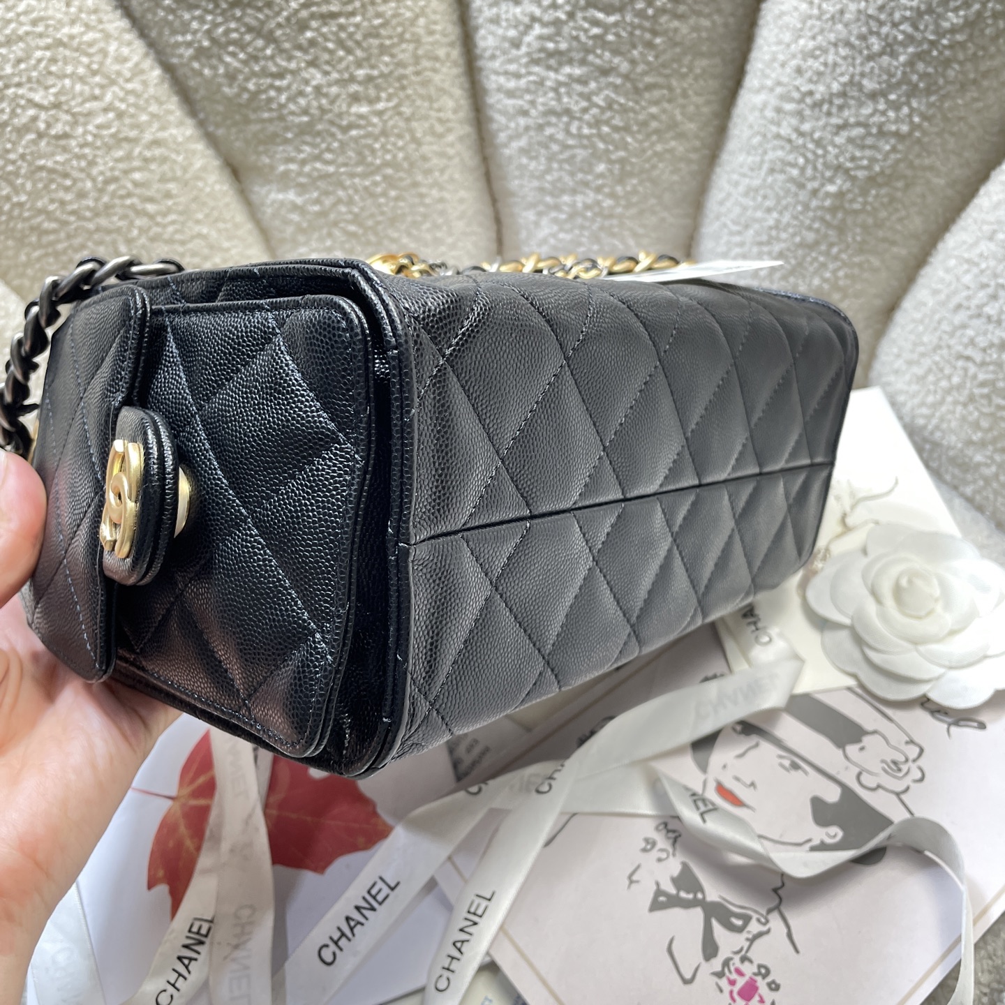 Chanel Basic Bag Gold M-l