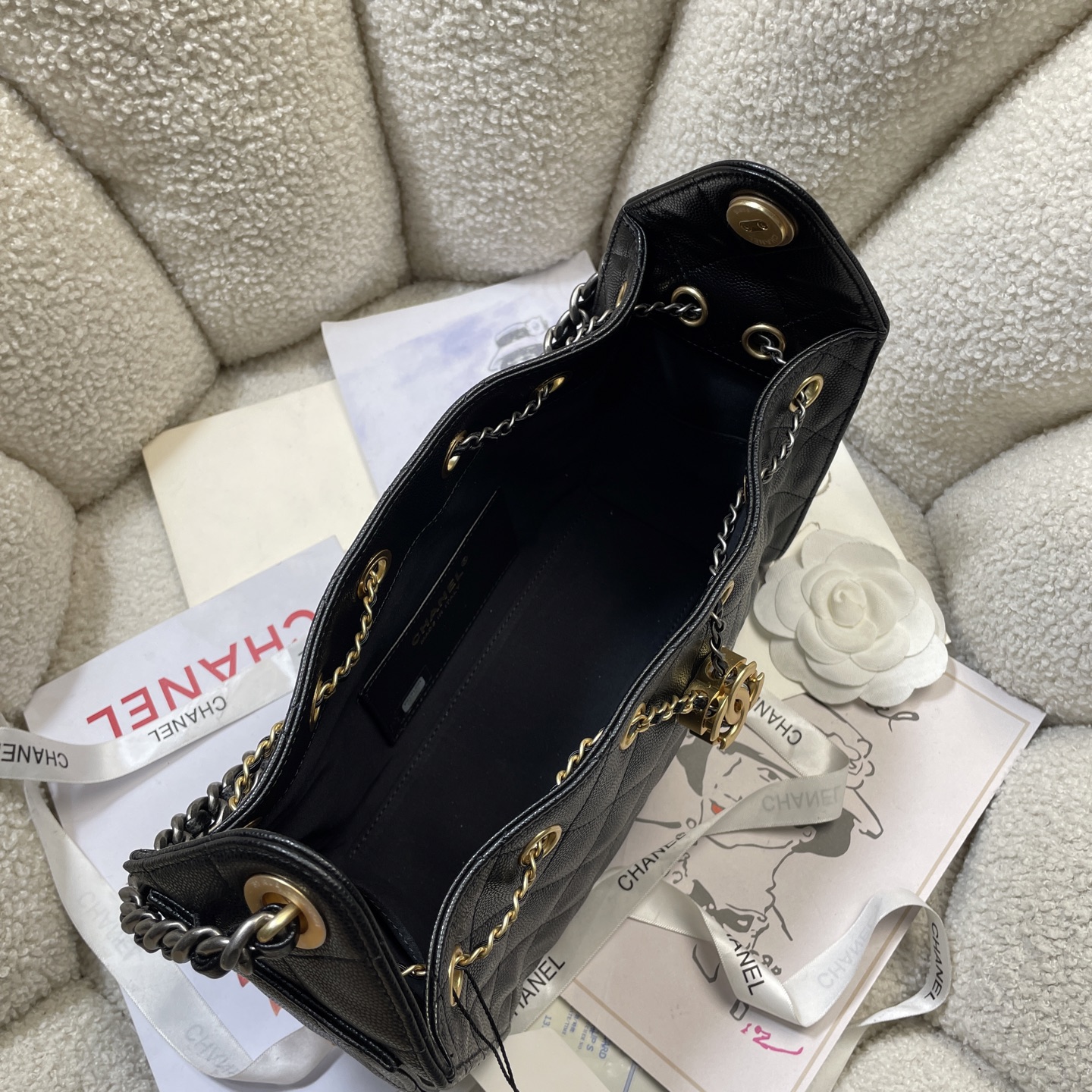 Chanel Basic Bag Gold M-l