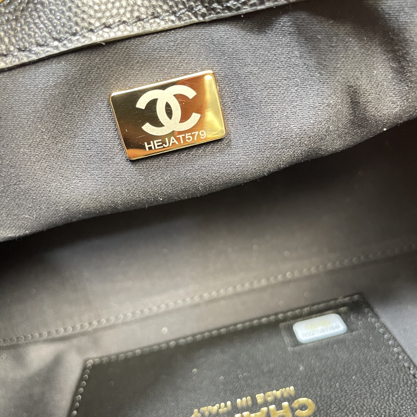 Chanel Basic Bag Gold M-l