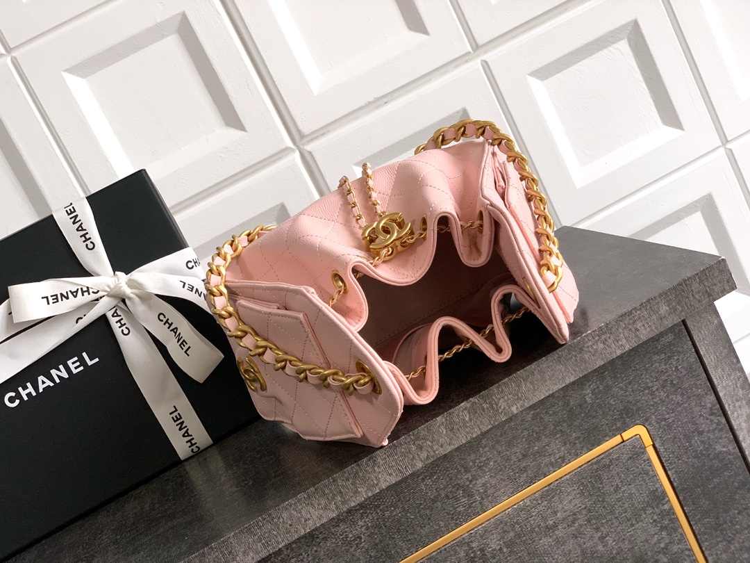 Chanel Basic Bag Gold M-l