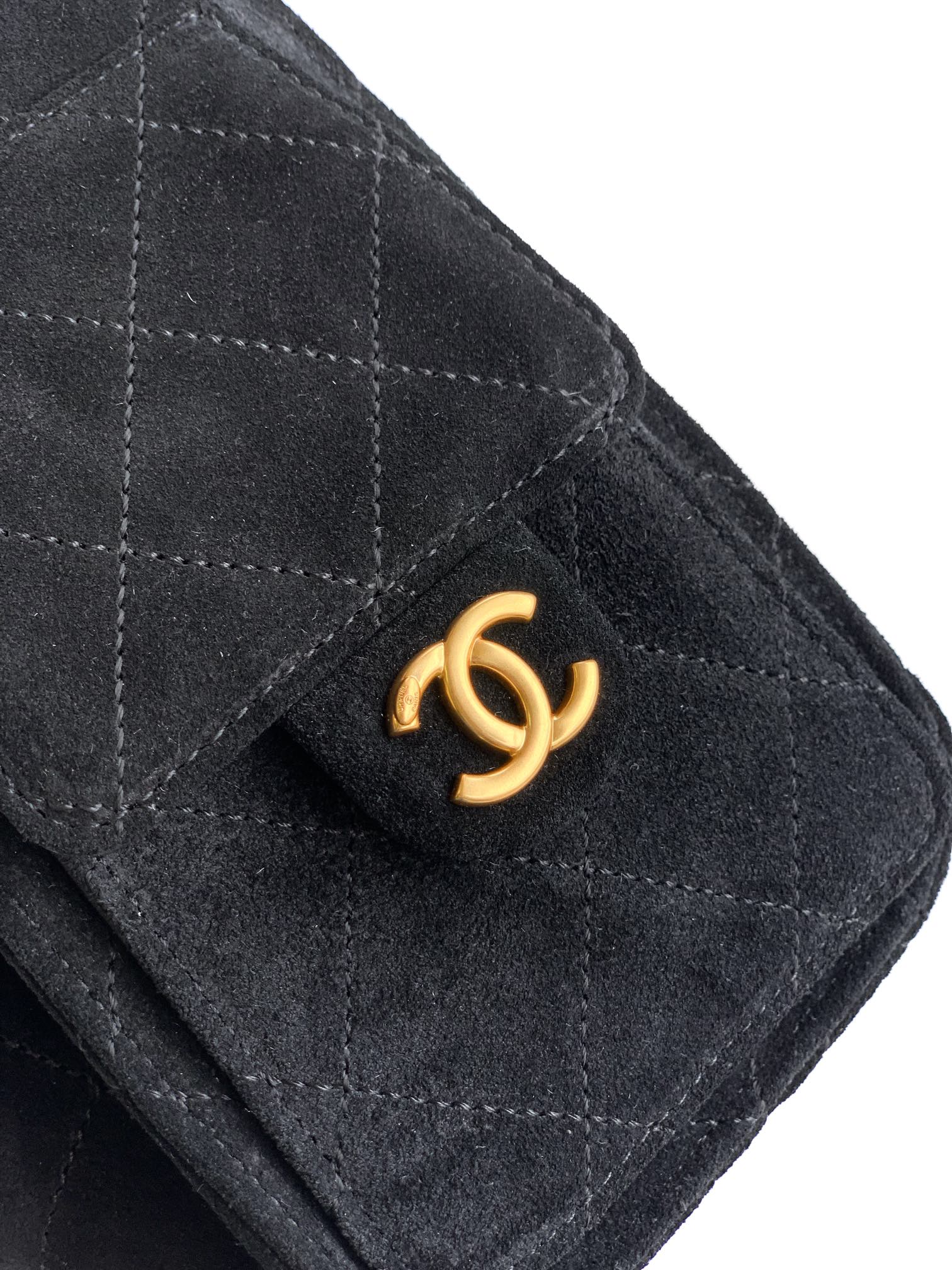 Chanel Basic Bag Black M-l