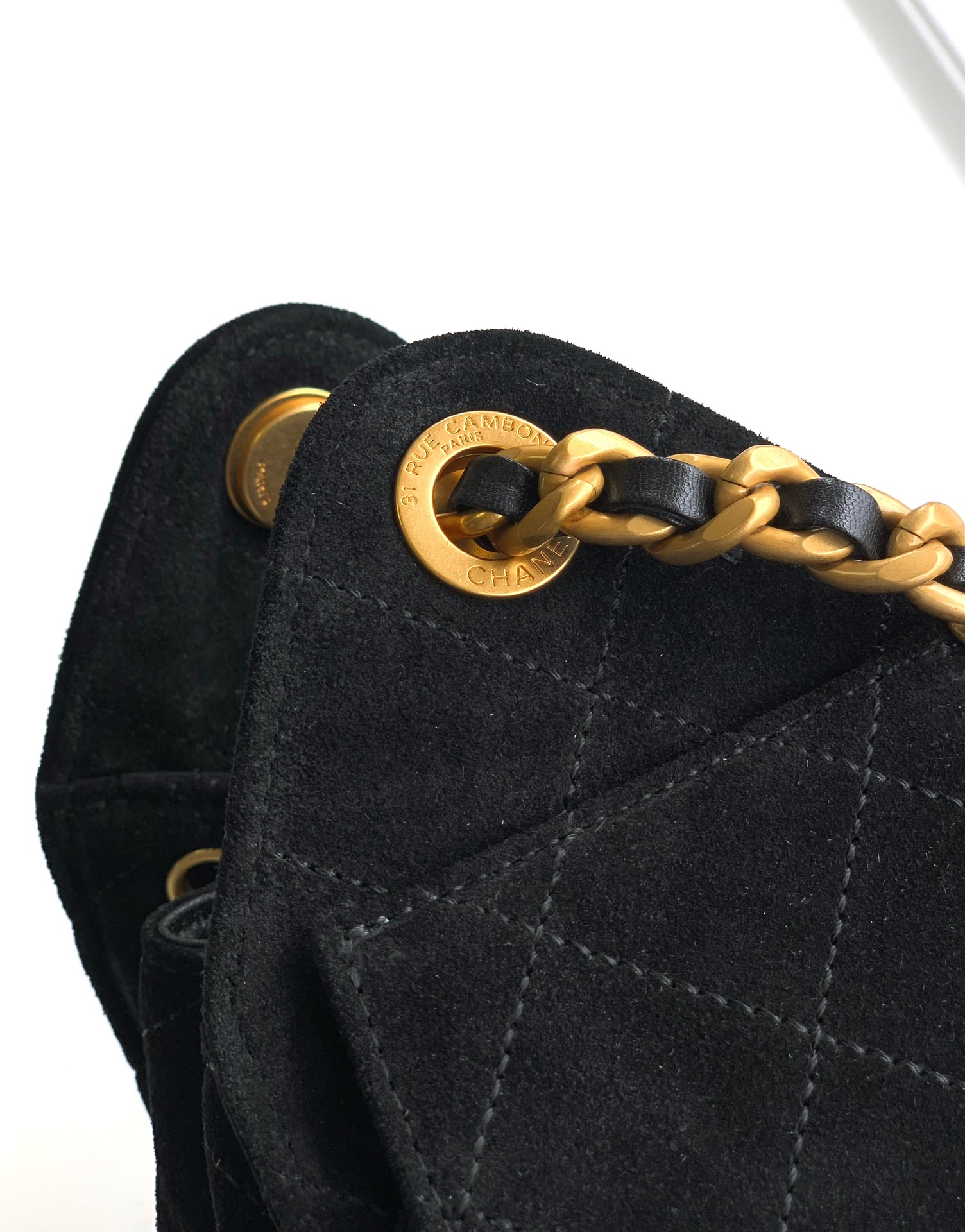 Chanel Basic Bag Black M-l