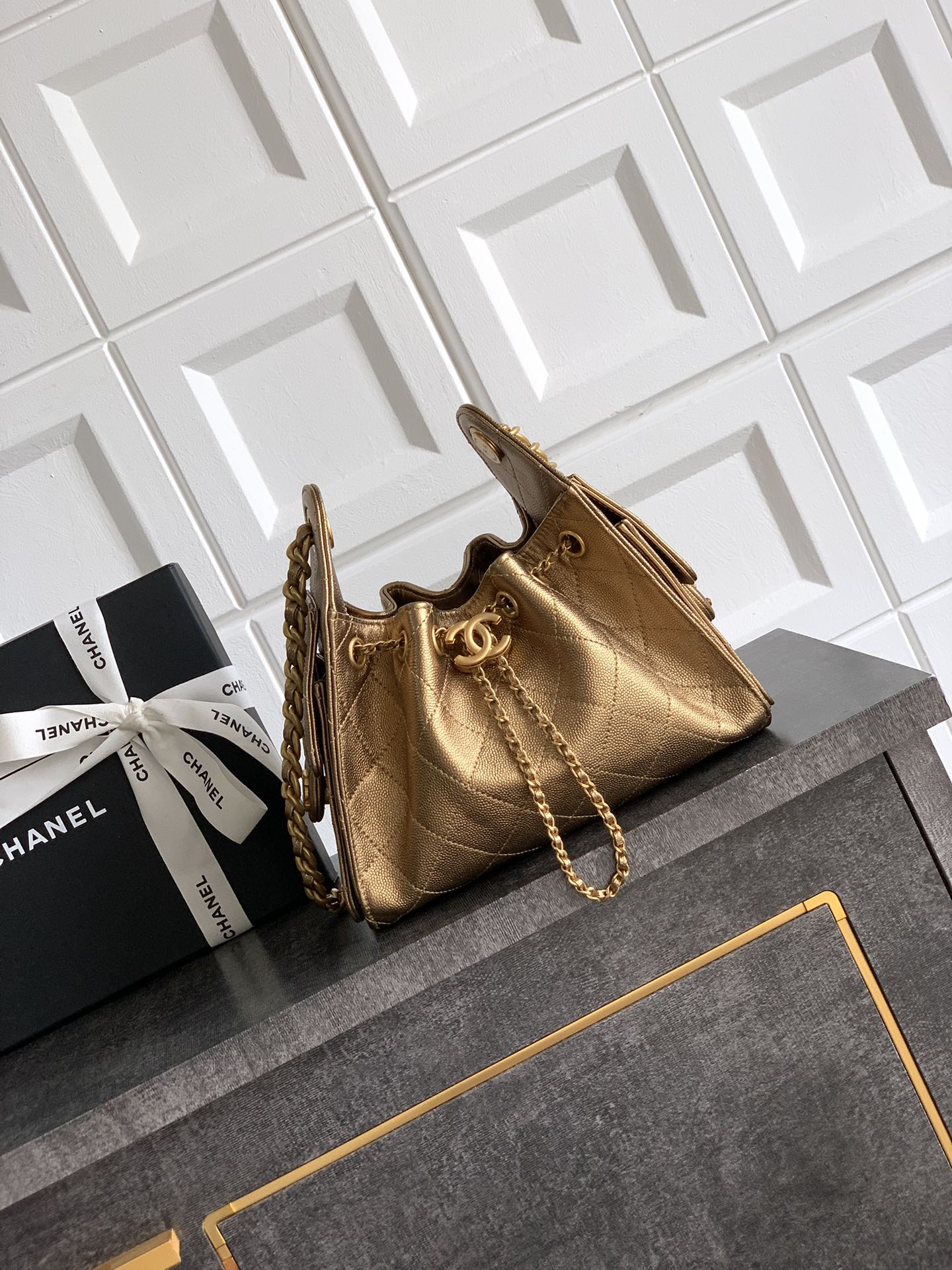 Chanel Basic Bag Gold M-l