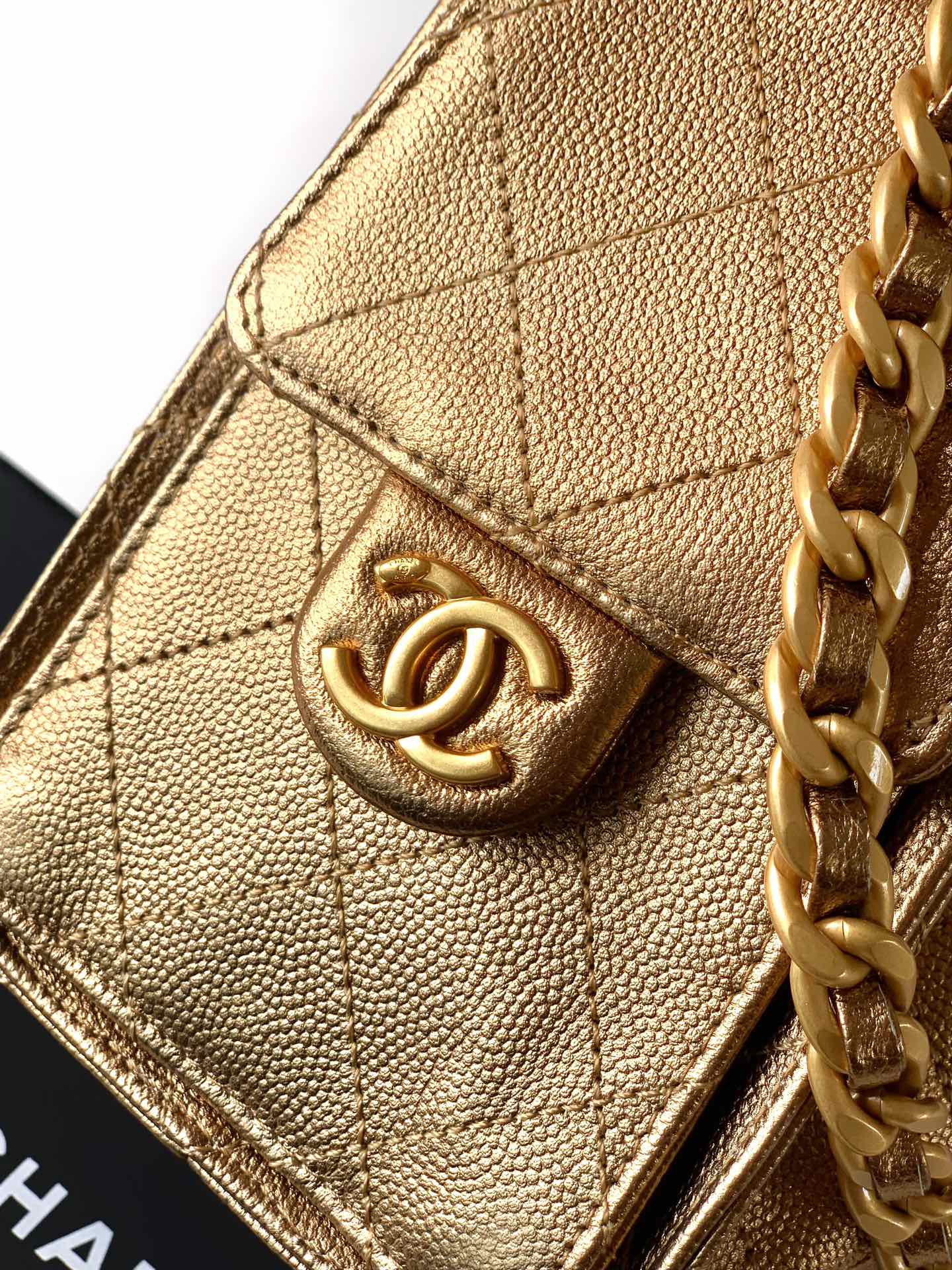 Chanel Basic Bag Gold M-l
