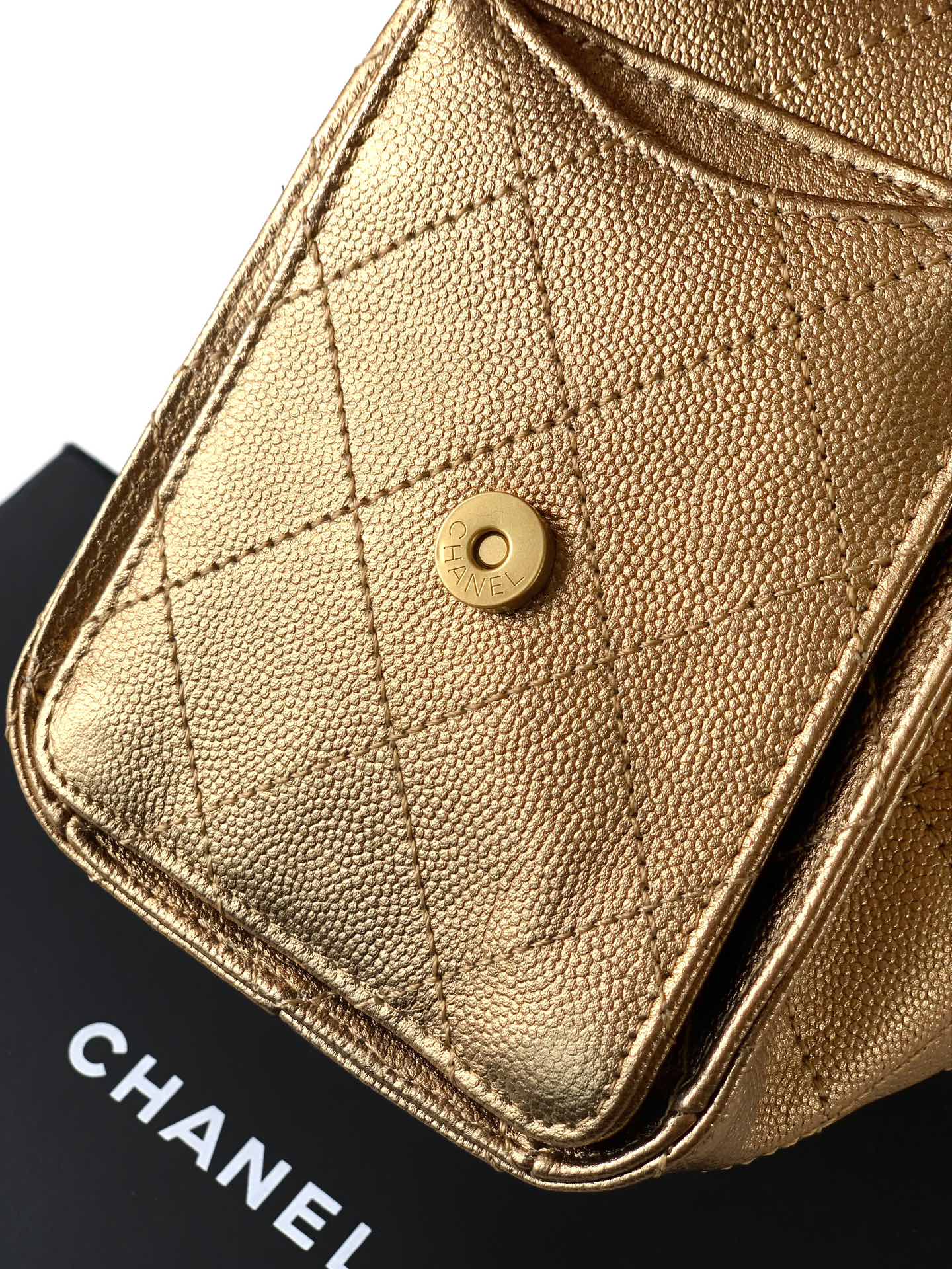 Chanel Basic Bag Gold M-l