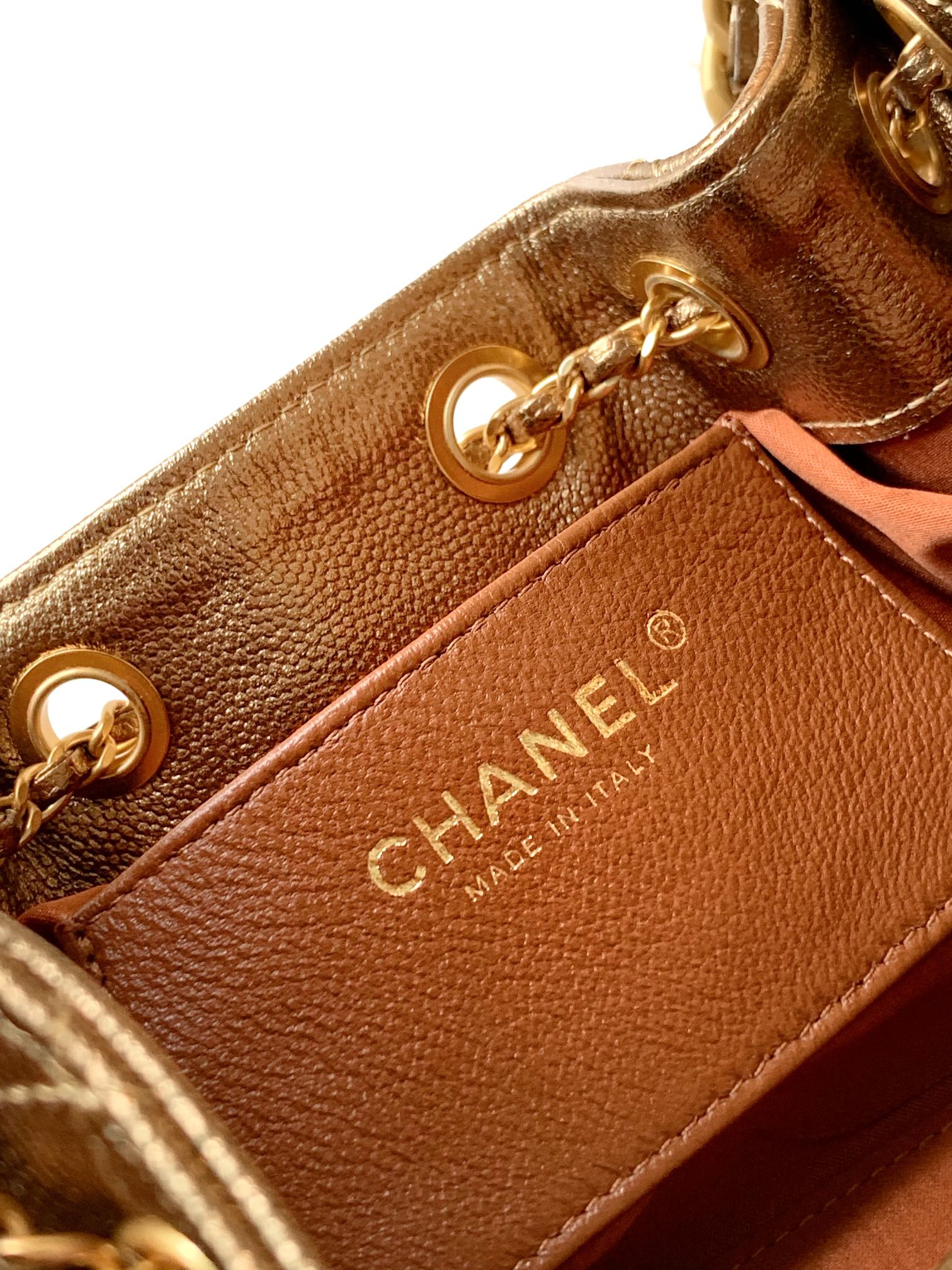 Chanel Basic Bag Gold M-l