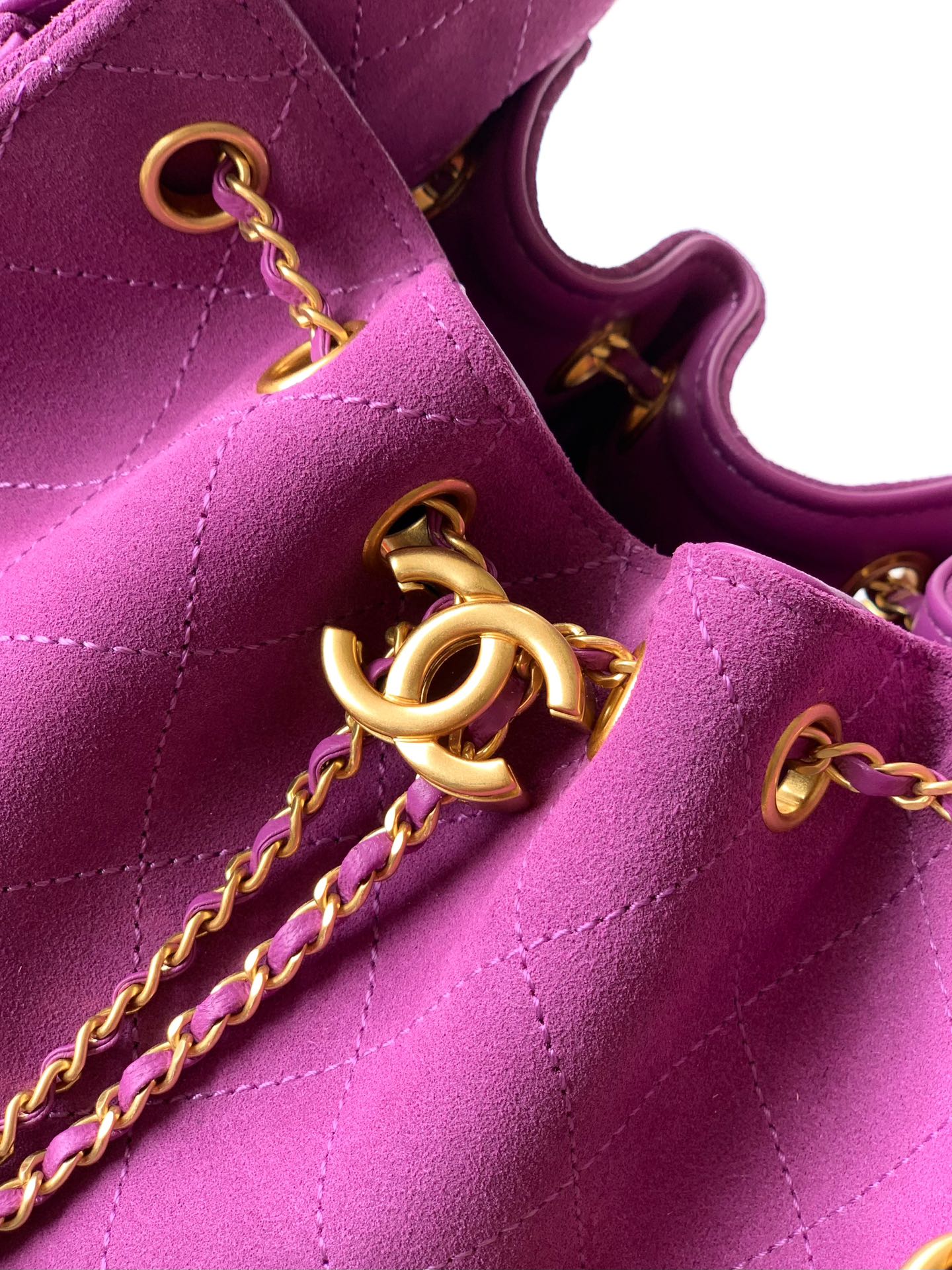 Chanel Basic Bag Gold M-l