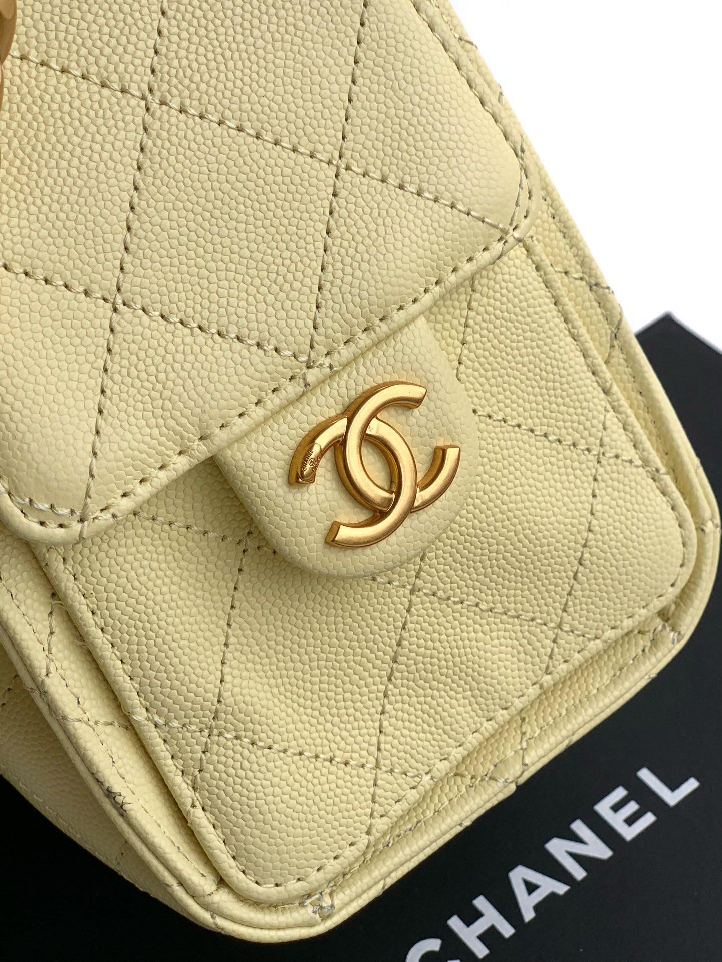 Chanel Basic Bag Gold M-l