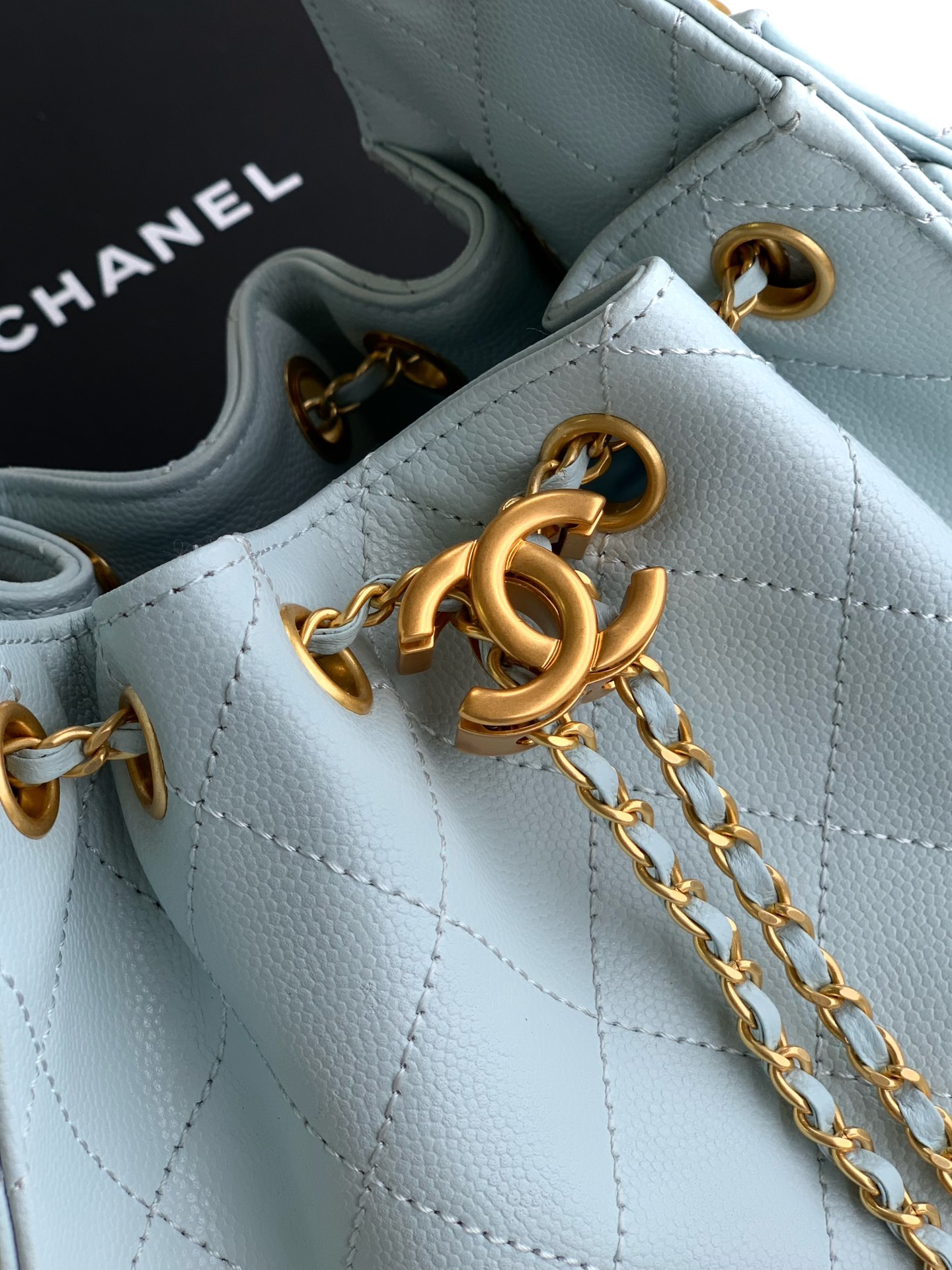Chanel Basic Bag Gold M-l