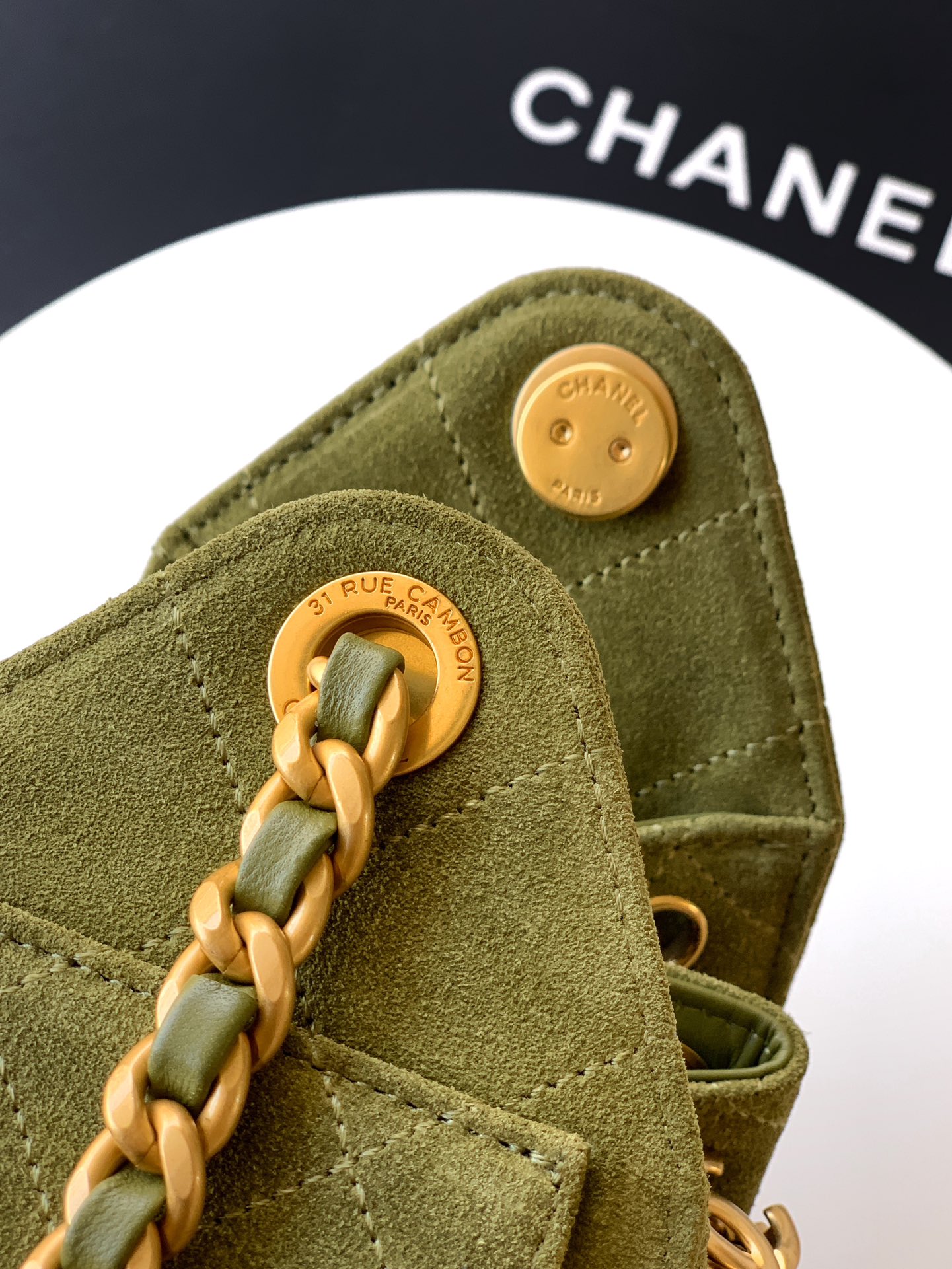 Chanel Basic Bag Gold M-l