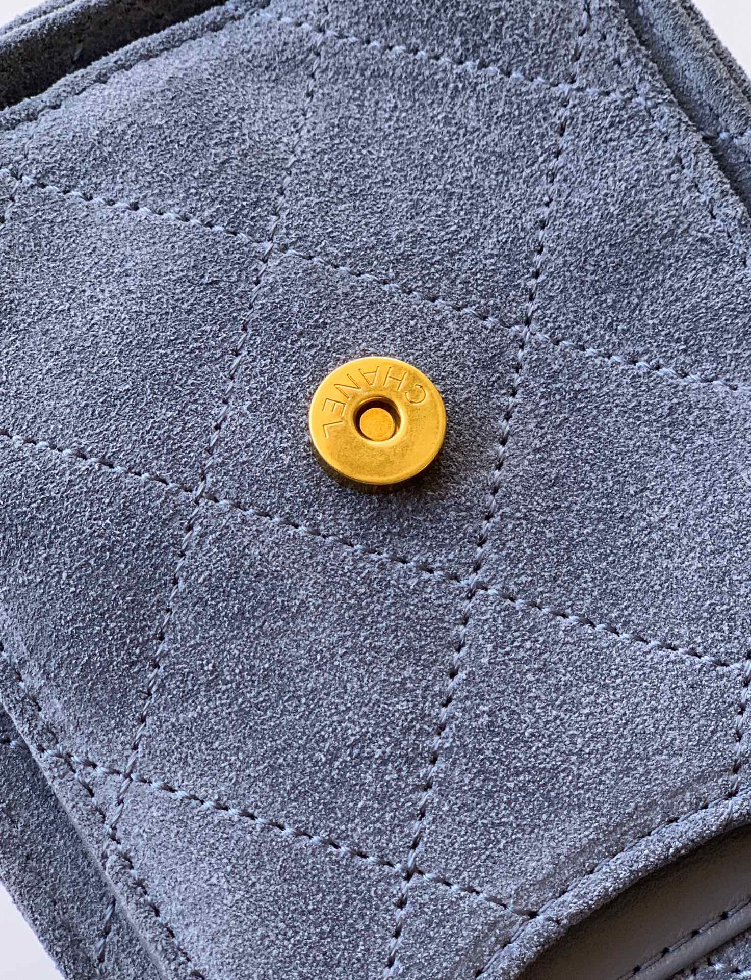 Chanel Basic Bag Gold M-l