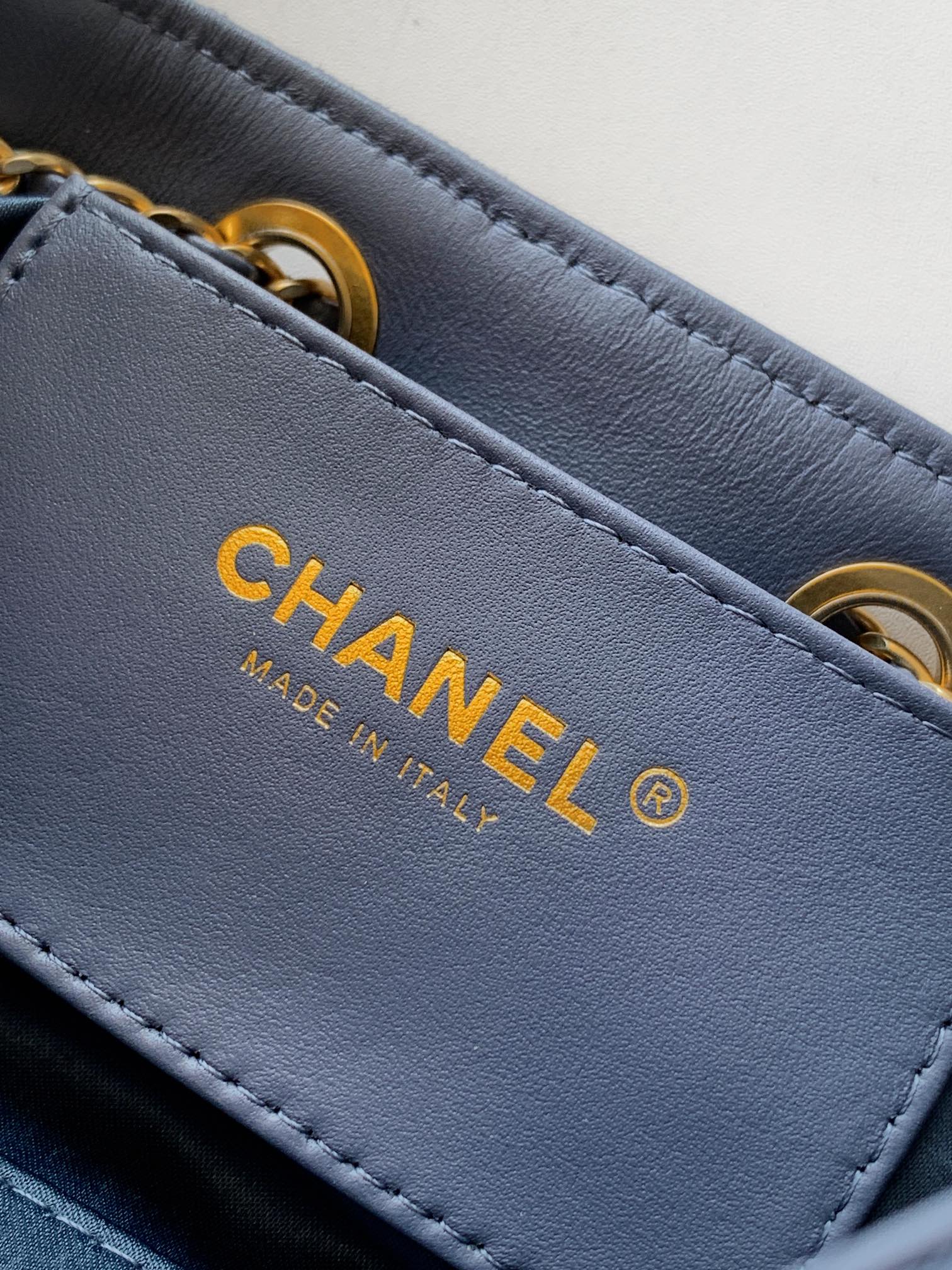 Chanel Basic Bag Gold M-l