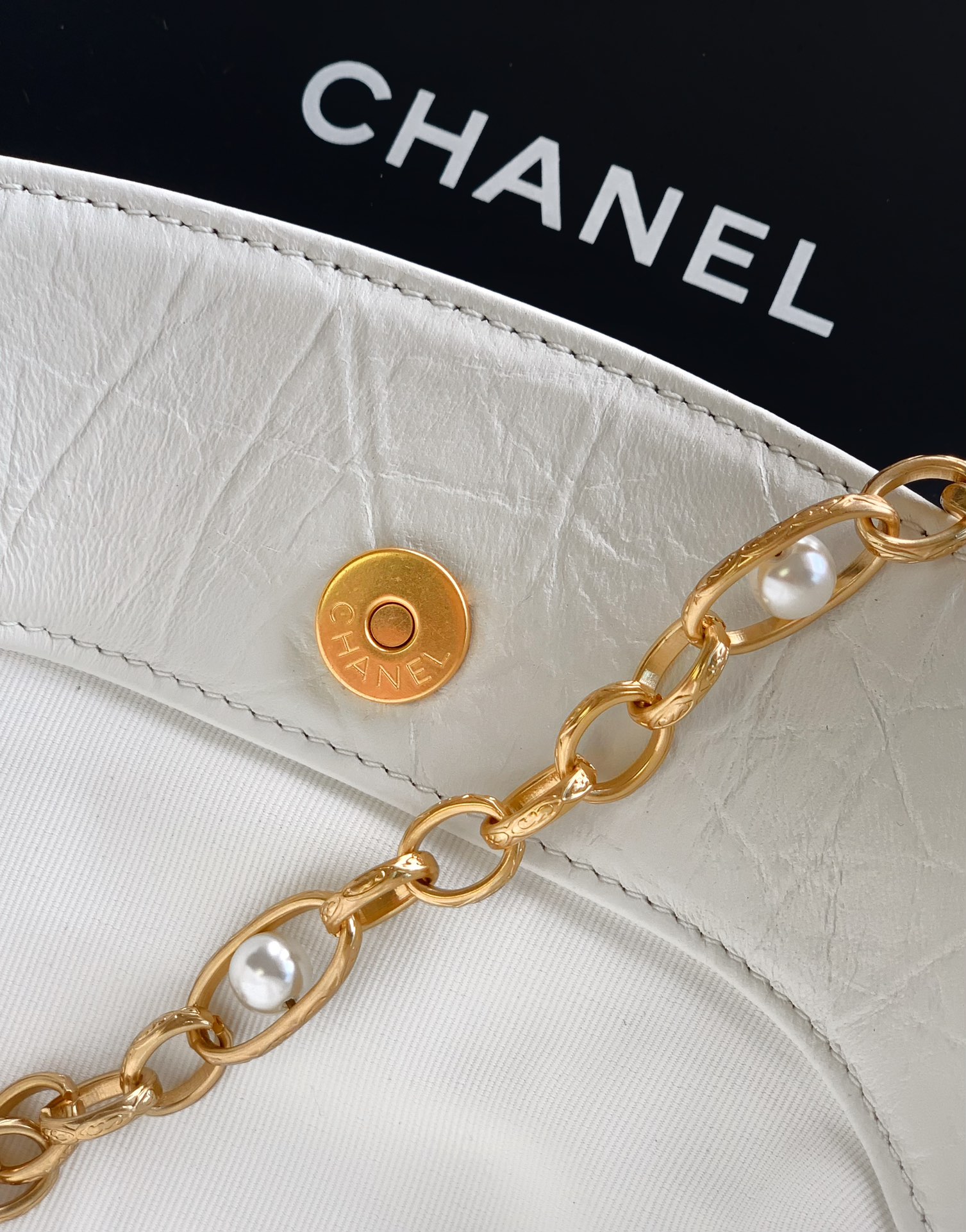 Chanel Basic Bag White L