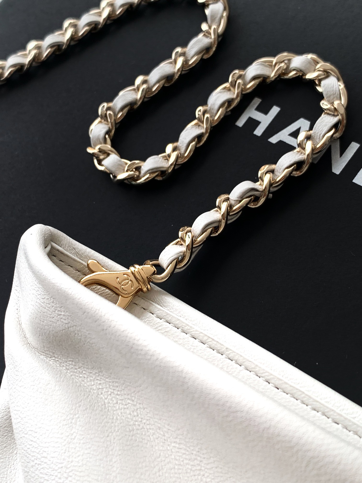 Chanel Tote Bag White M-l-s