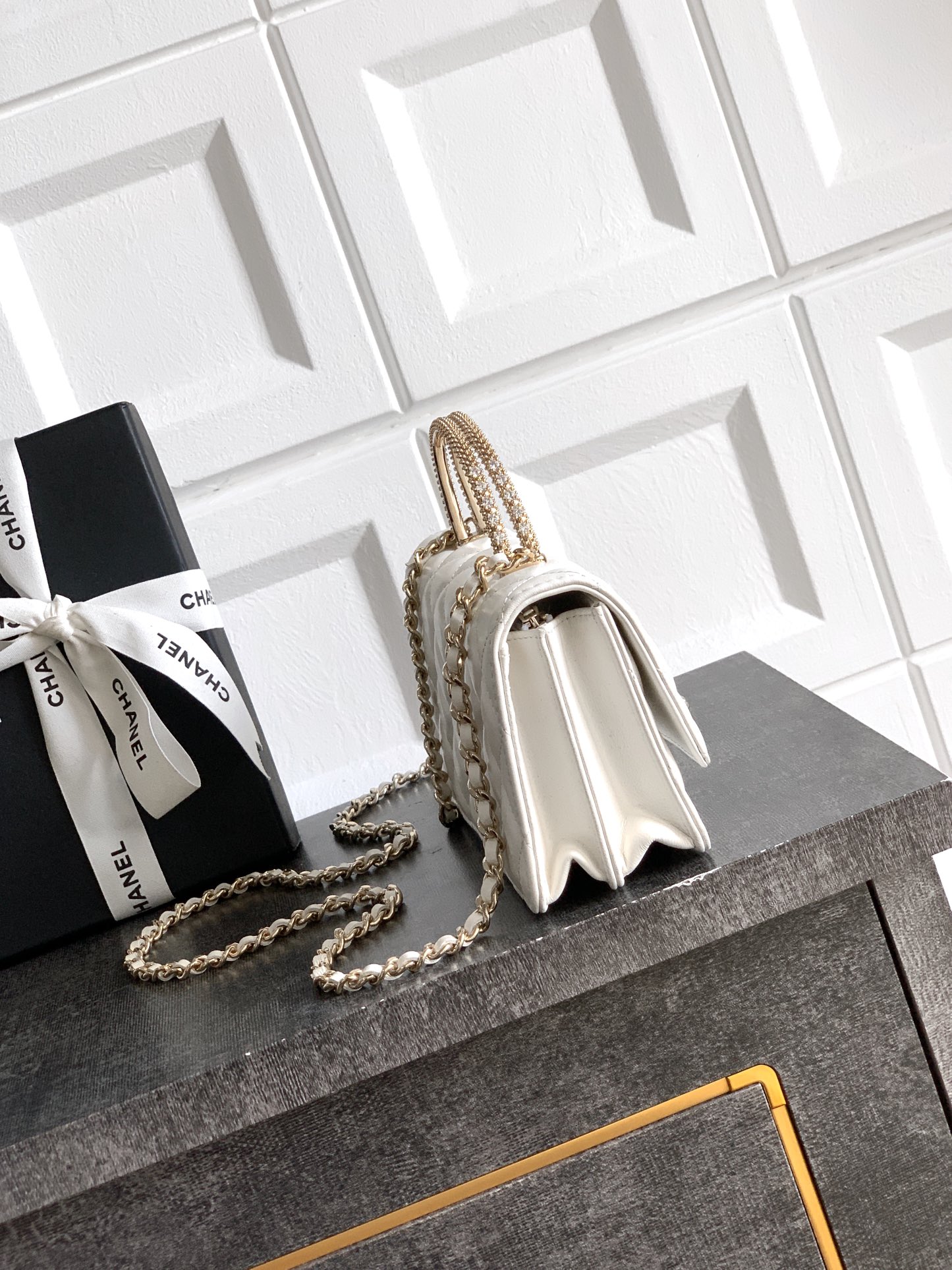 Chanel Basic Bag M-l