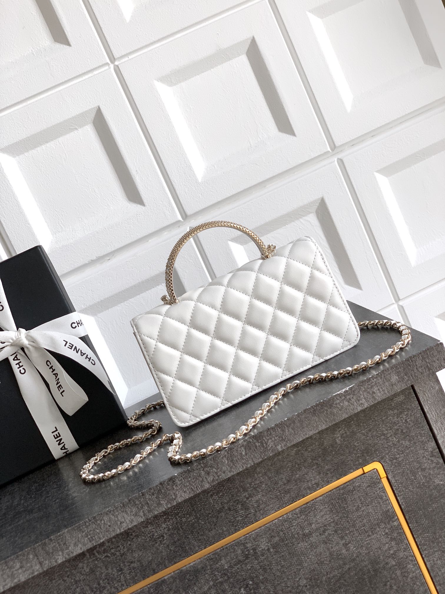 Chanel Basic Bag M-l