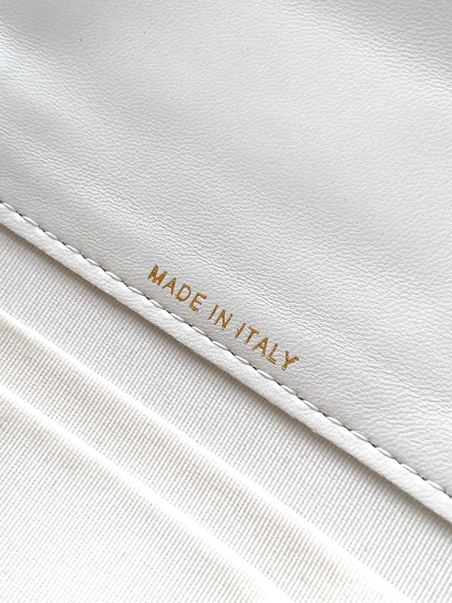 Chanel Basic Bag M-l