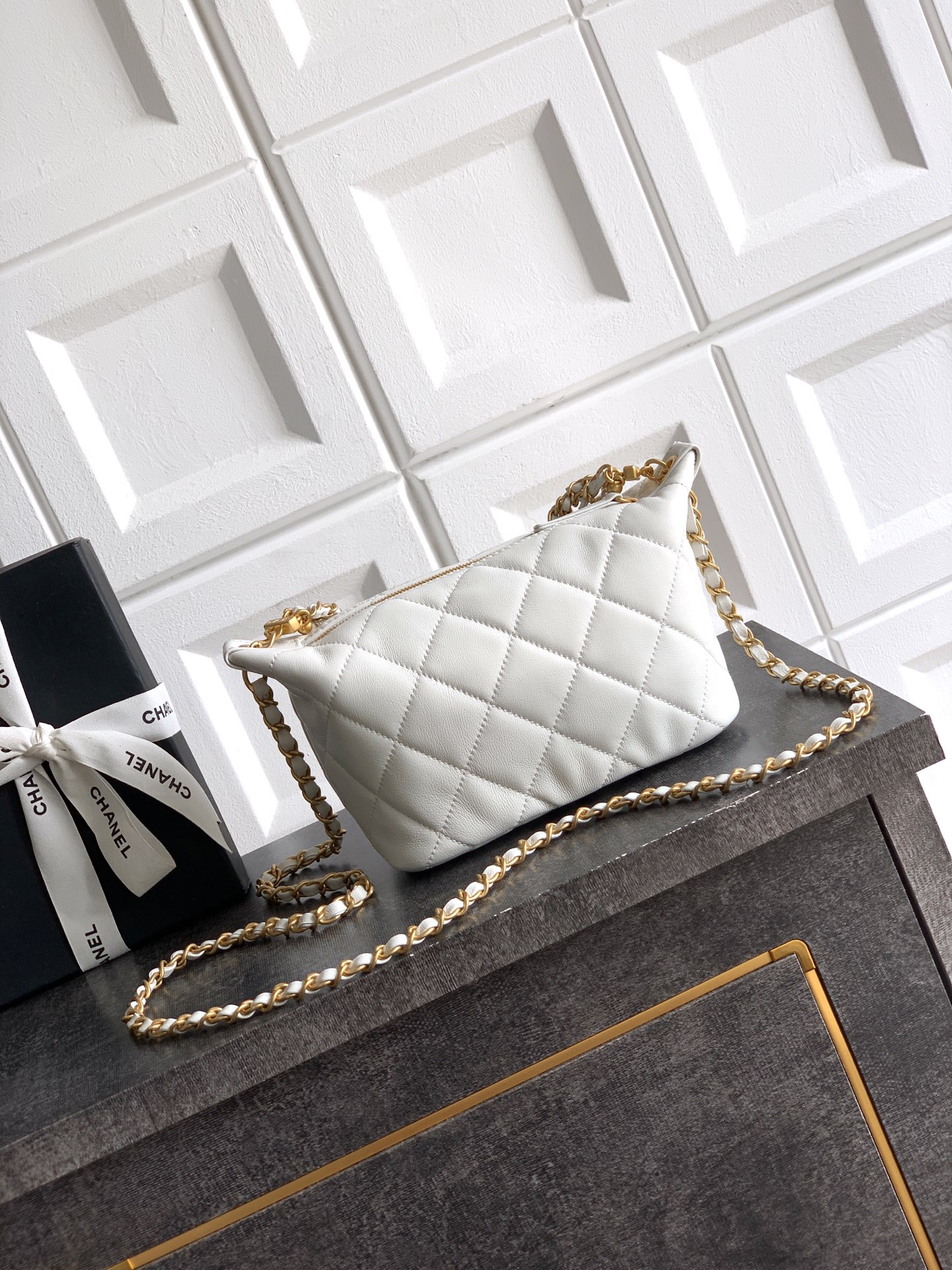 Chanel Basic Bag Sheepskin White L