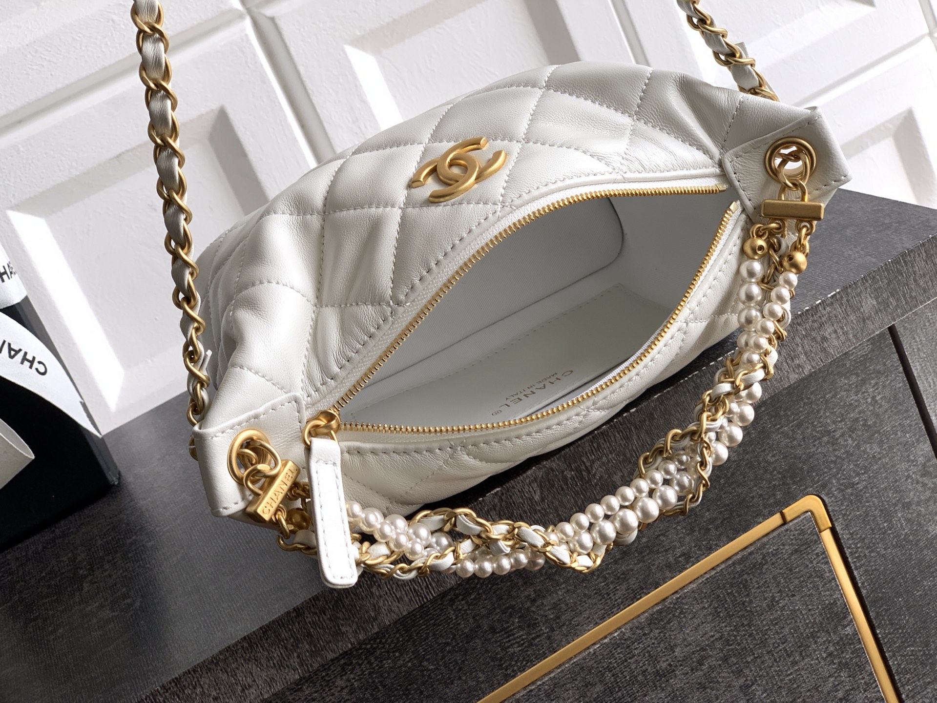 Chanel Basic Bag Sheepskin White L
