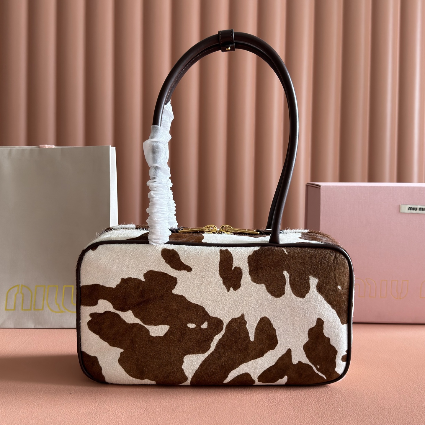 Miu Miu Basic Bag Cow Leather M