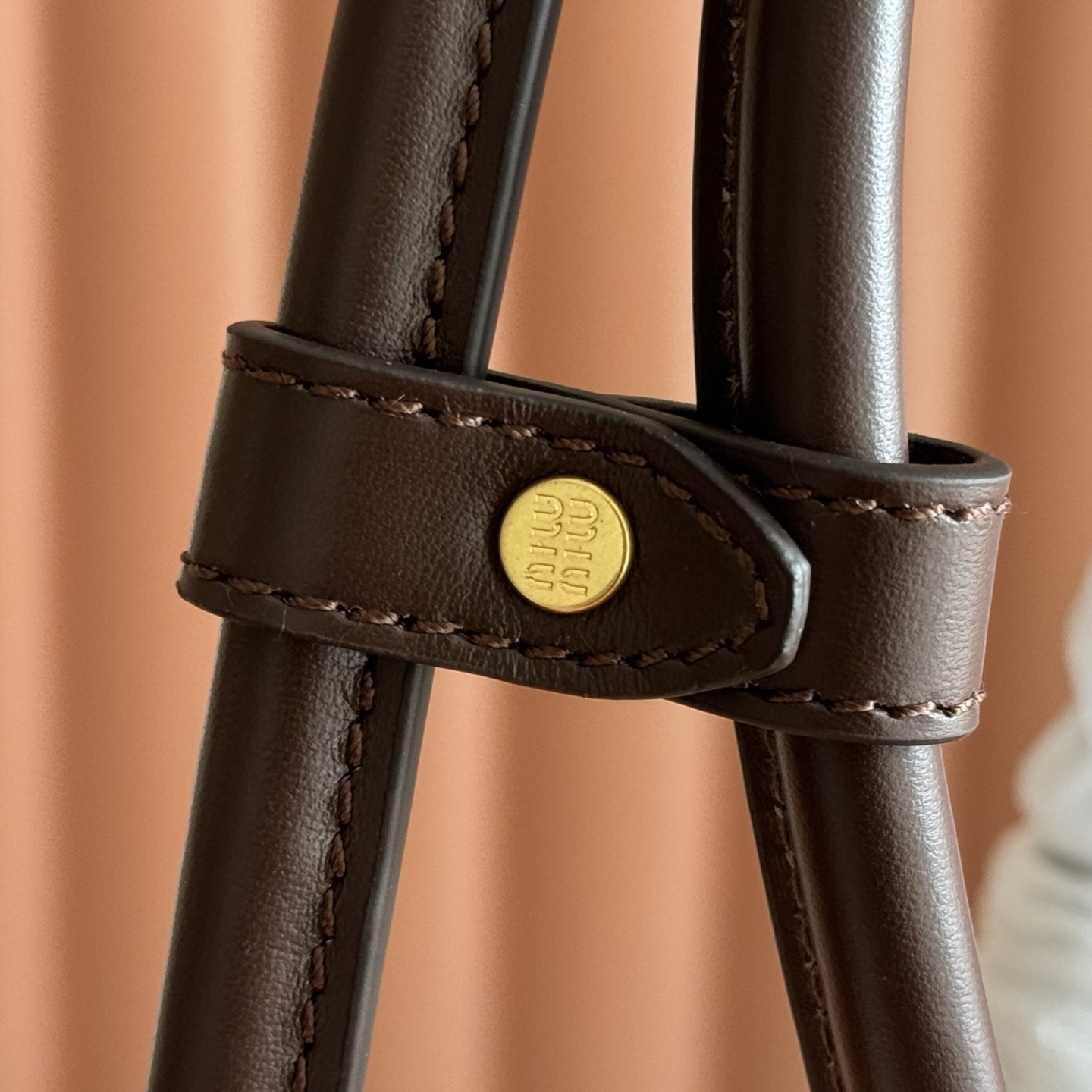 Miu Miu Basic Bag Cow Leather M