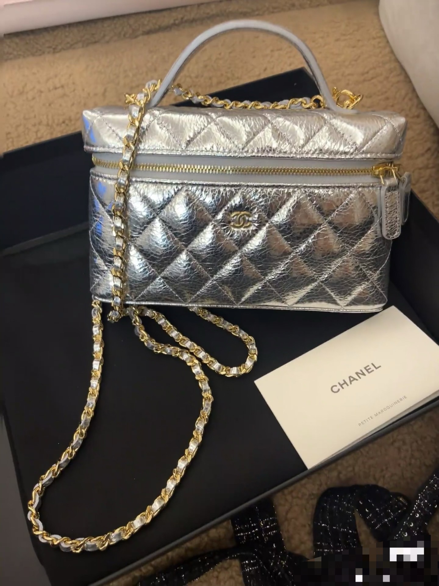 Chanel Basic Bag Black M-l