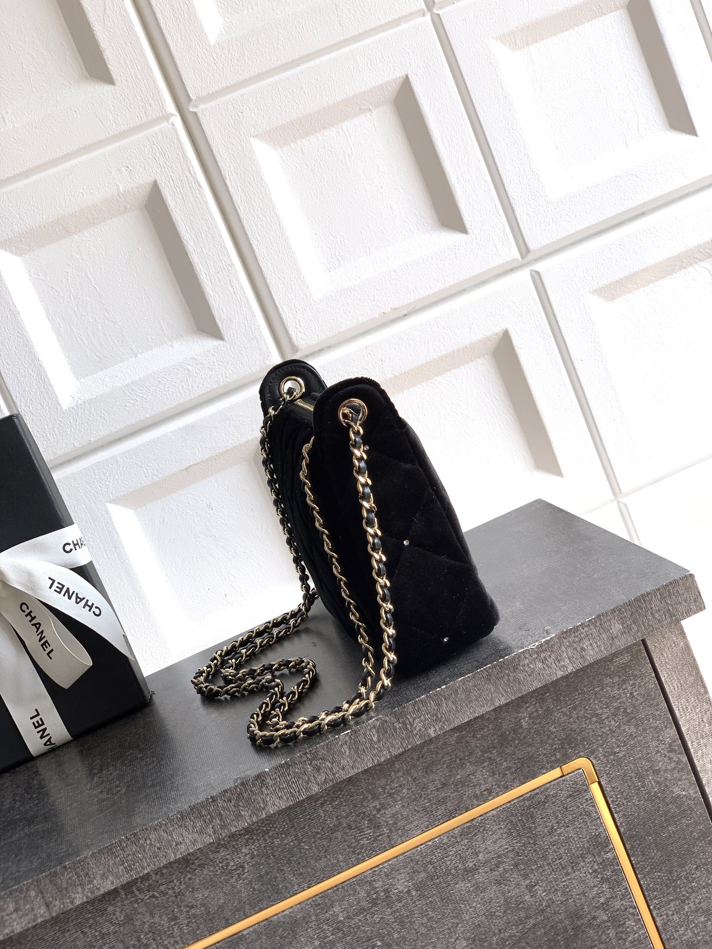 Chanel Basic Bag Black M-l-s